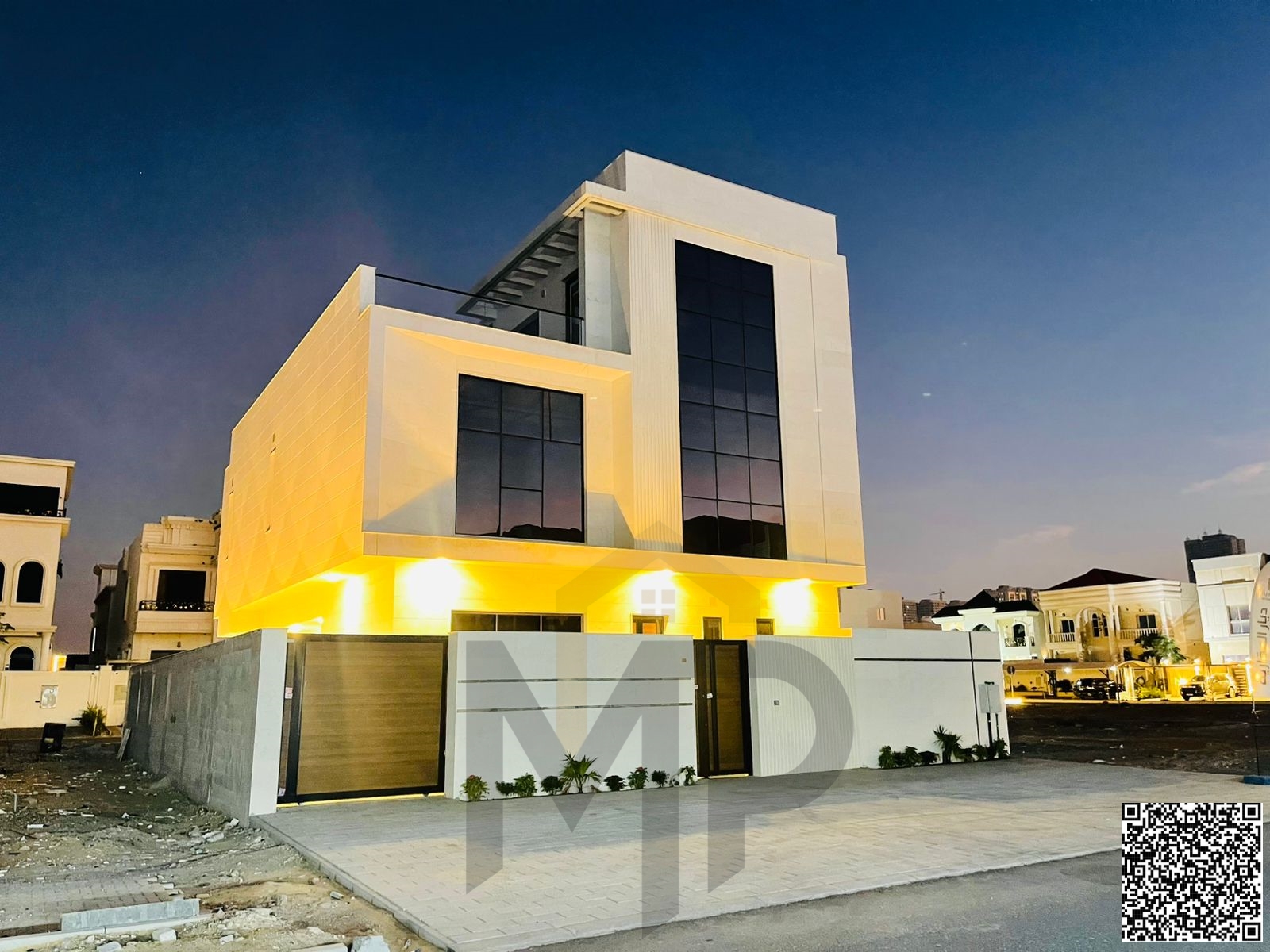 Luxury villa in Al Aaliyah | 3900 sq ft plot | Elevator and excellent rooftop | All utilities included
