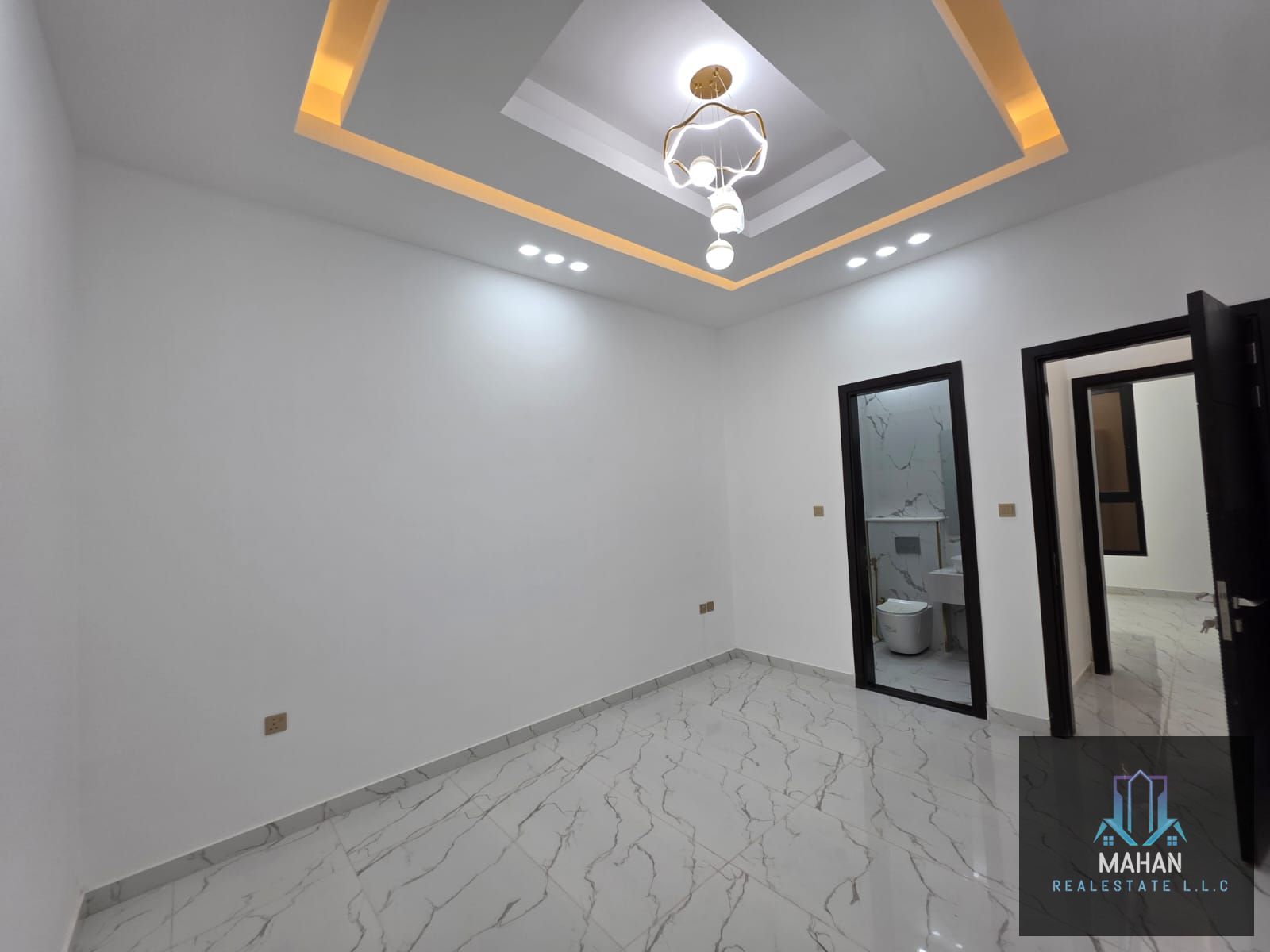 6-Bedroom Villa for Sale | Prime Location | Including Registration Fees Spacious and well-designed villa offering comfort, privacy, and modern living, ideal for families or investors.