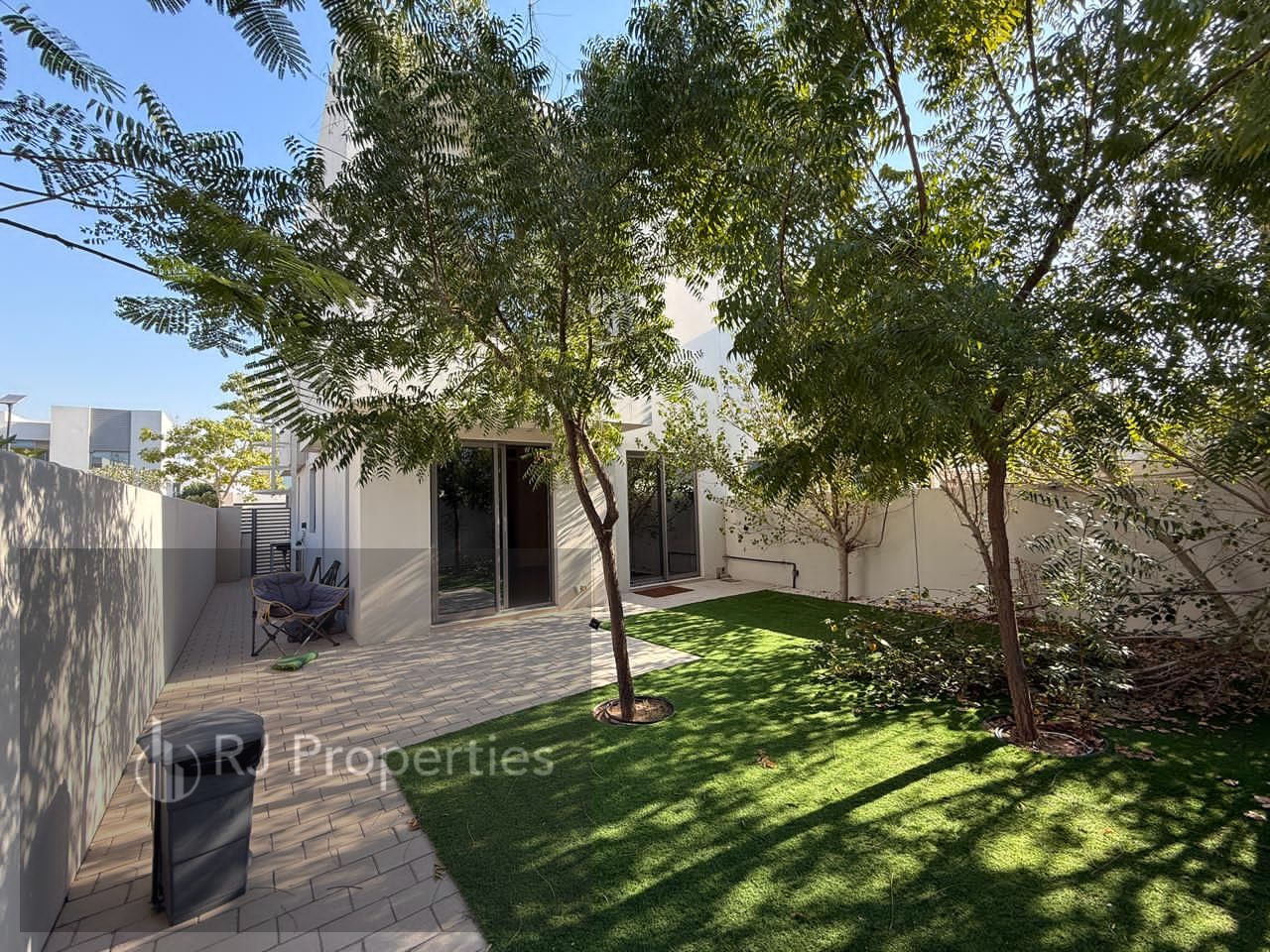 LUXURY 3BEDROOM townhouse with Maid Room laundry master bedroom parking only jest 130k