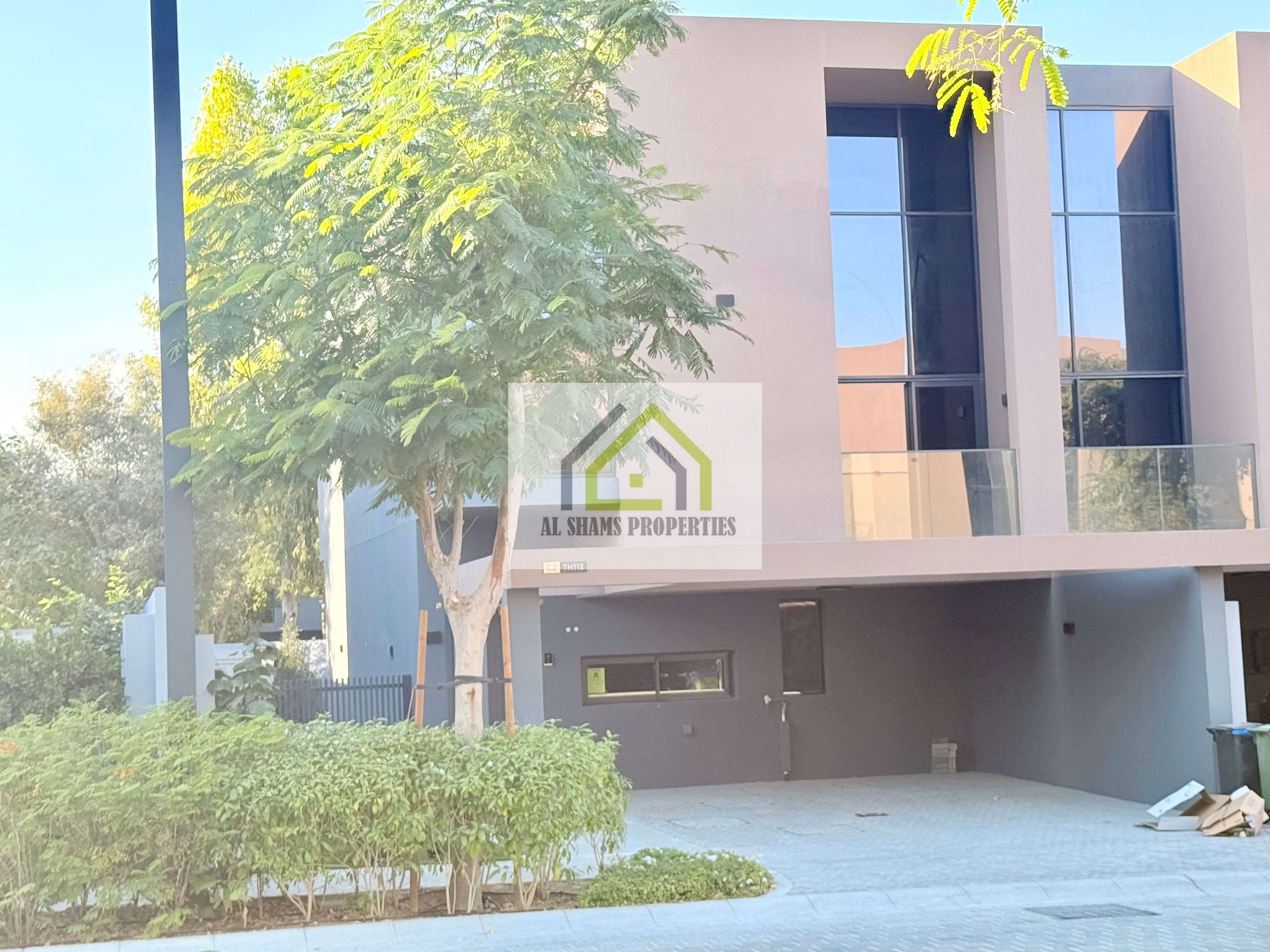 3Bedroom Unit ~ Corner Unit ~ Maid Room