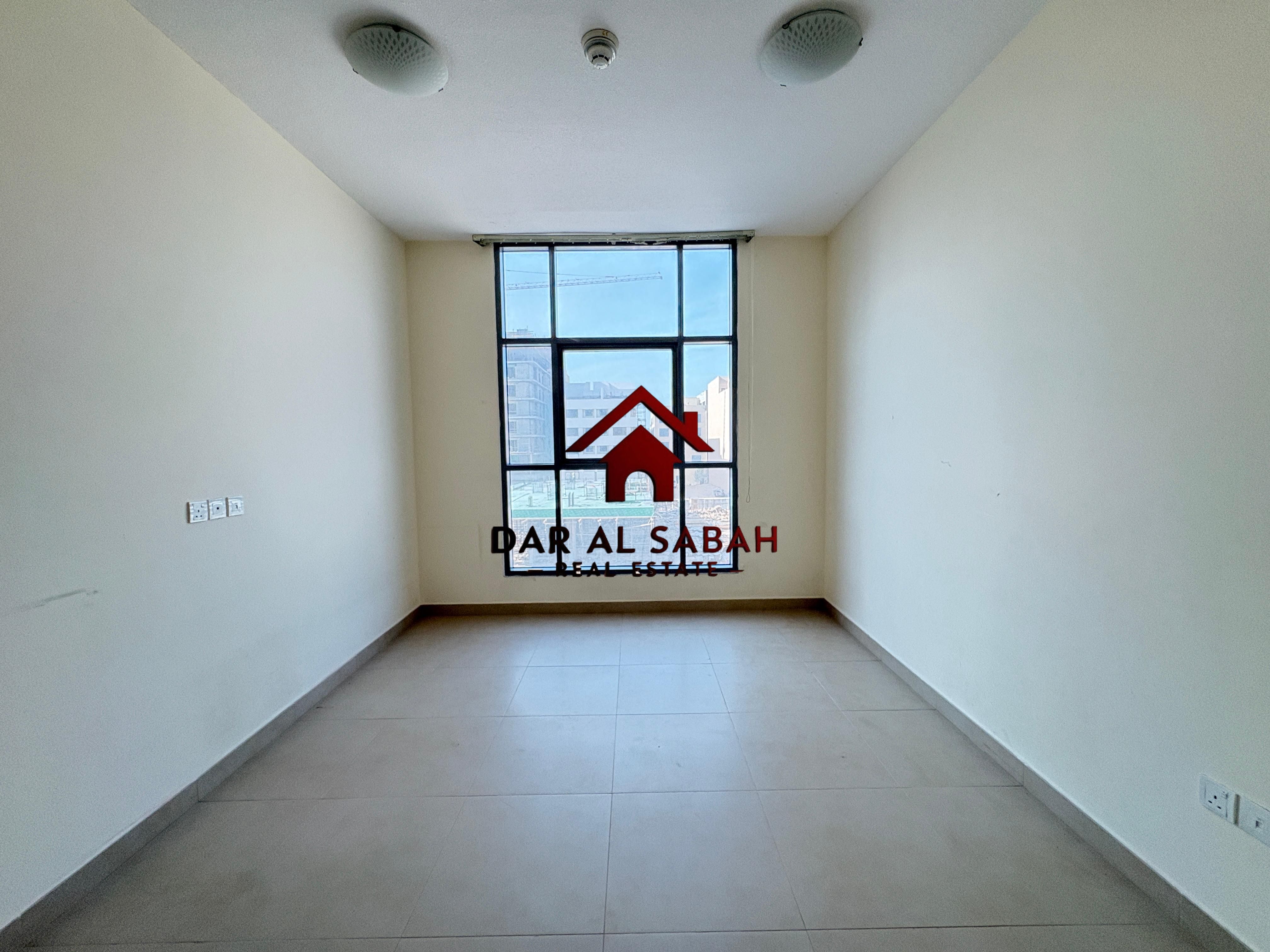 6 Cheques payment Spacious good location