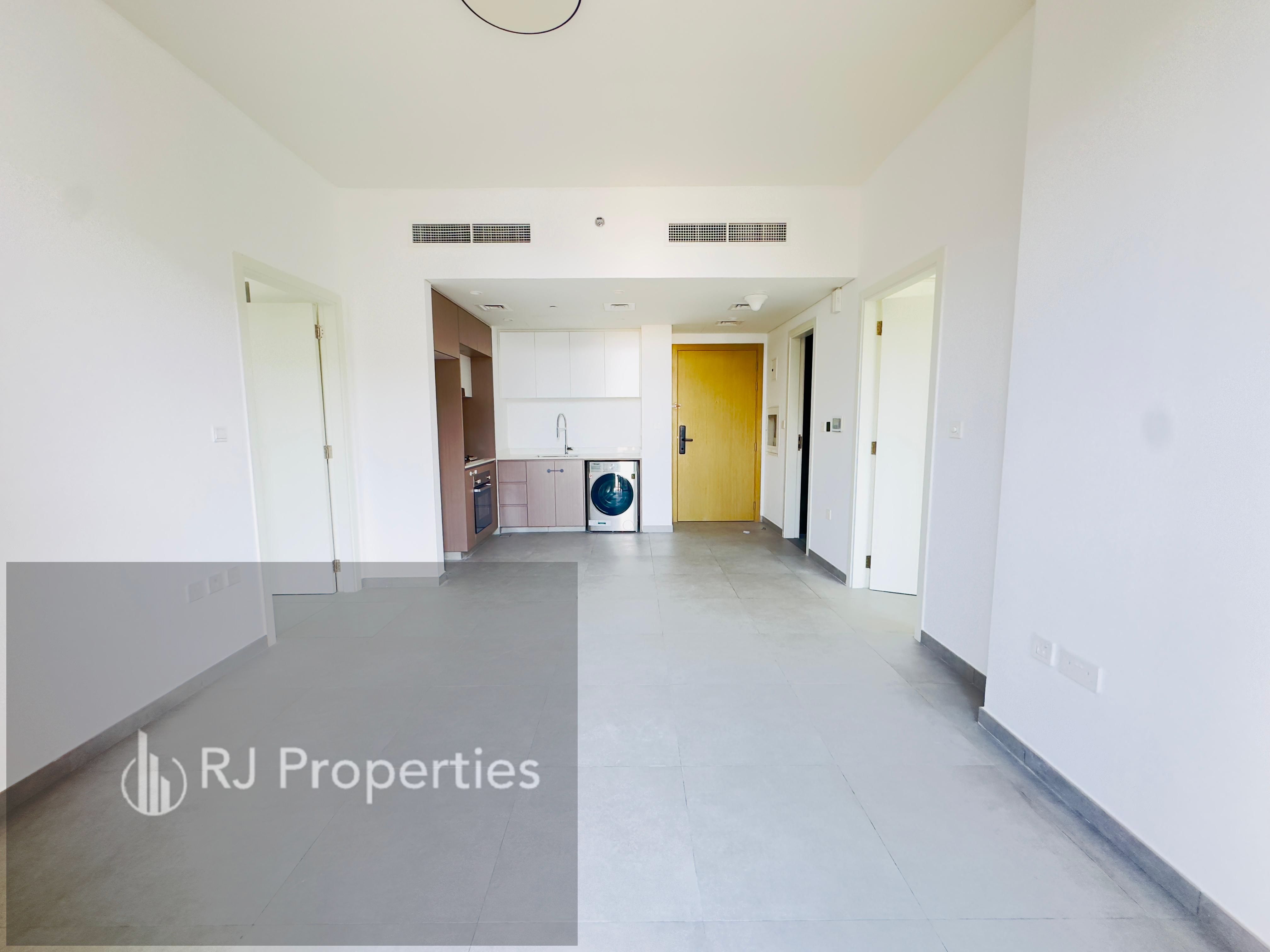 LUXURY 2bedroom with balcony open view waderobe MasterBed parking only 85k