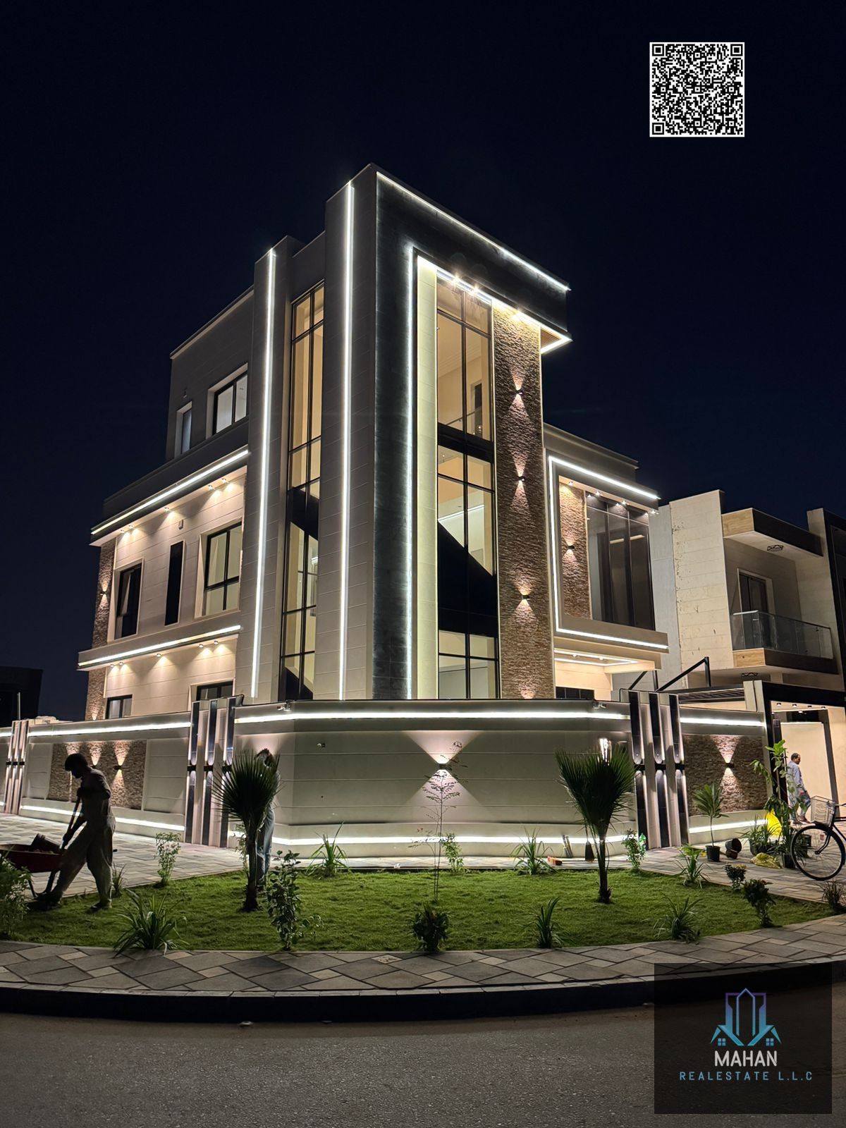 Luxury Corner Villa for Sale in Al Yasmeen – Ajman An exceptional opportunity to own a corner villa (two-side facing) with elegant architectural design and super deluxe finishing, located in one of the most prestigious residential areas of Al Yasmeen.