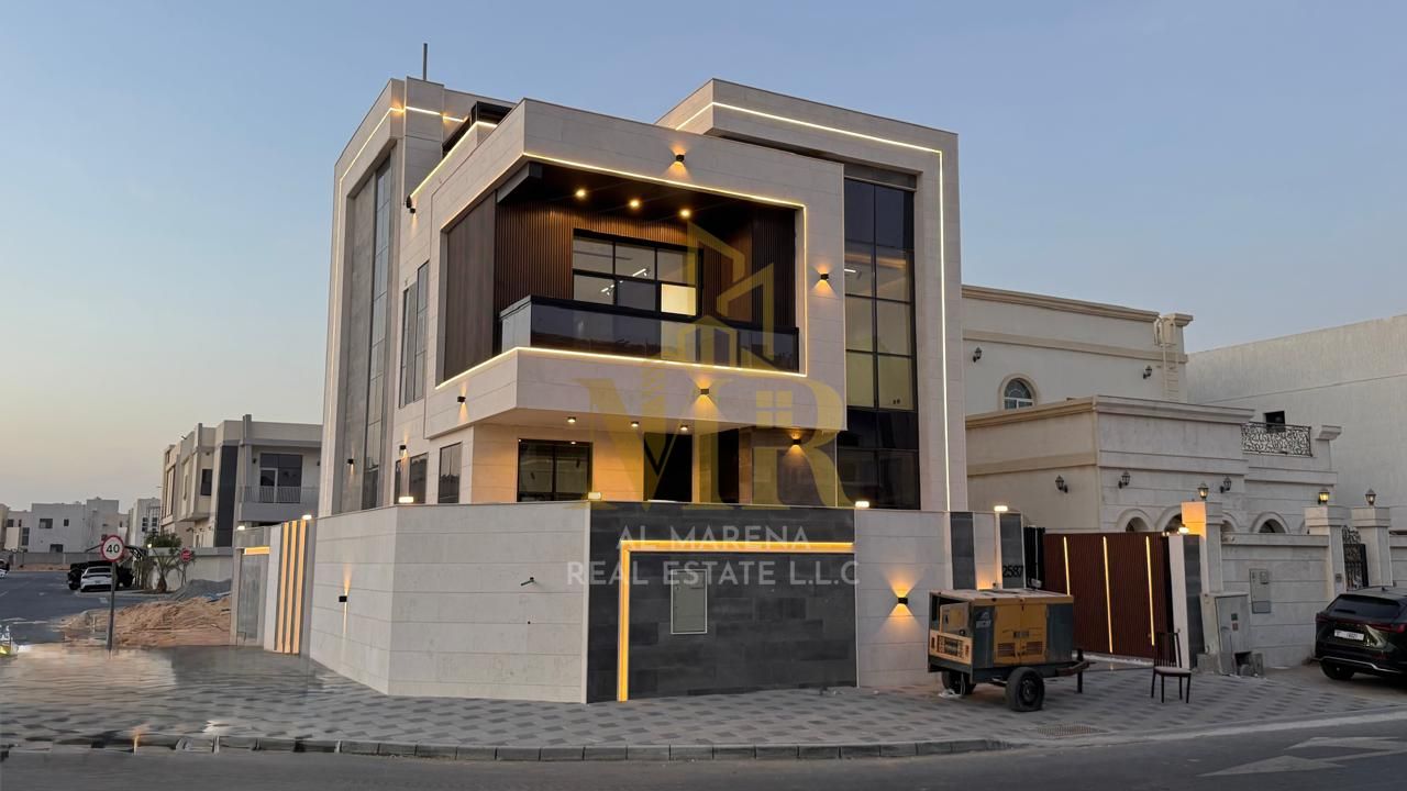 A golden opportunity to own a corner villa with a rooftop terrace and swimming pool, located directly behind services and a mosque. Registration and o