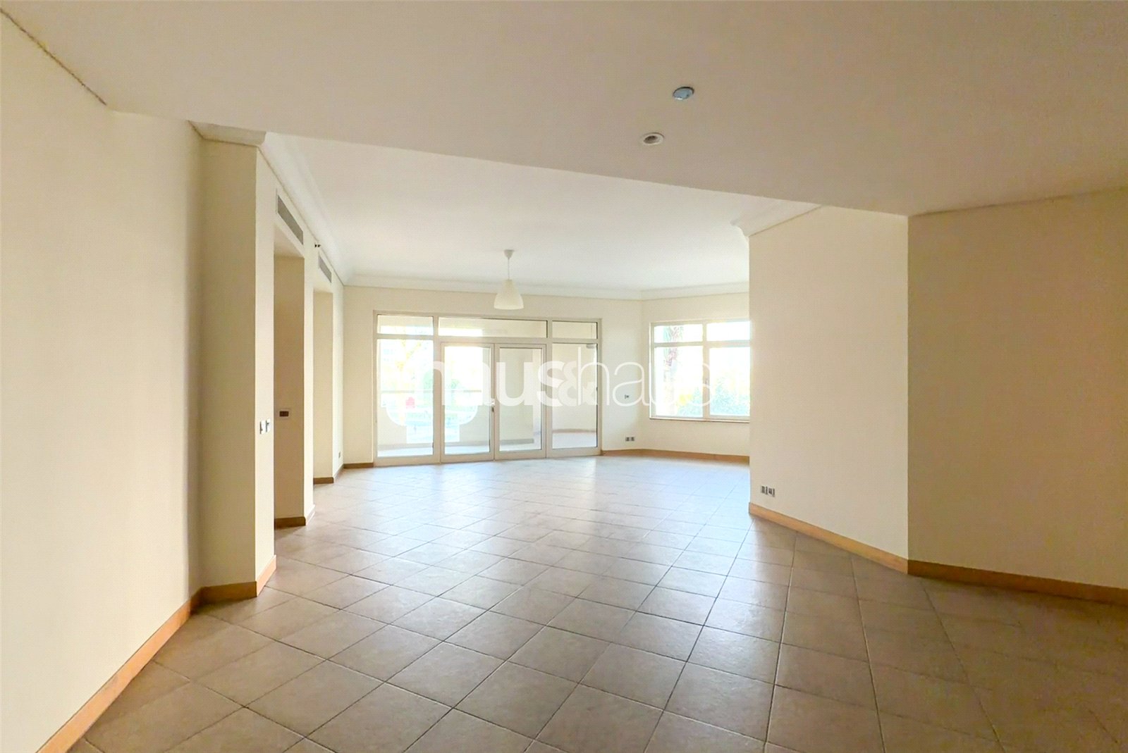 Well-Maintained | Vacant | Beach and Park Access