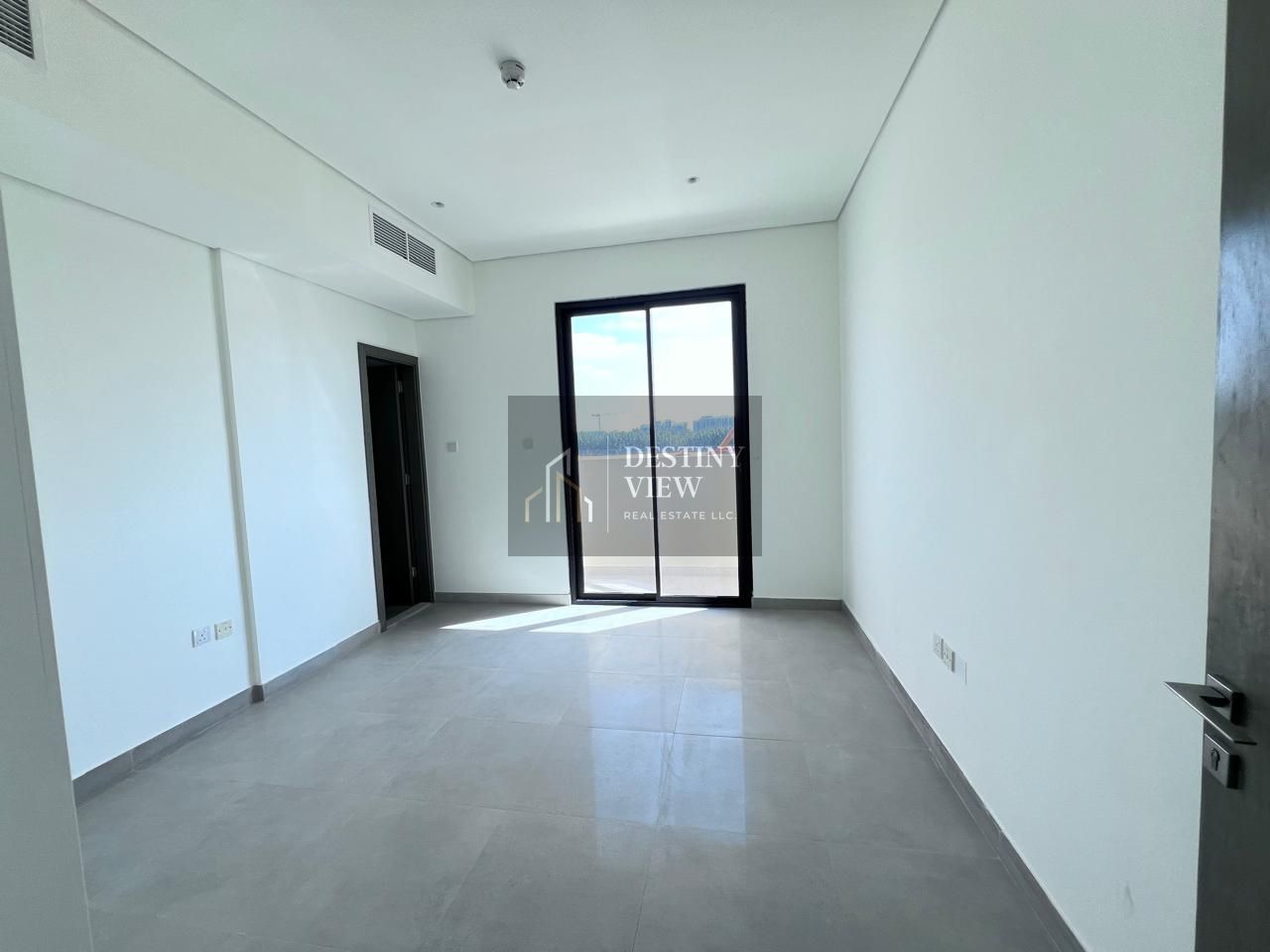 Brand New full spacious 2bhk with balcony and 3 bathroom and wardrobe full family building