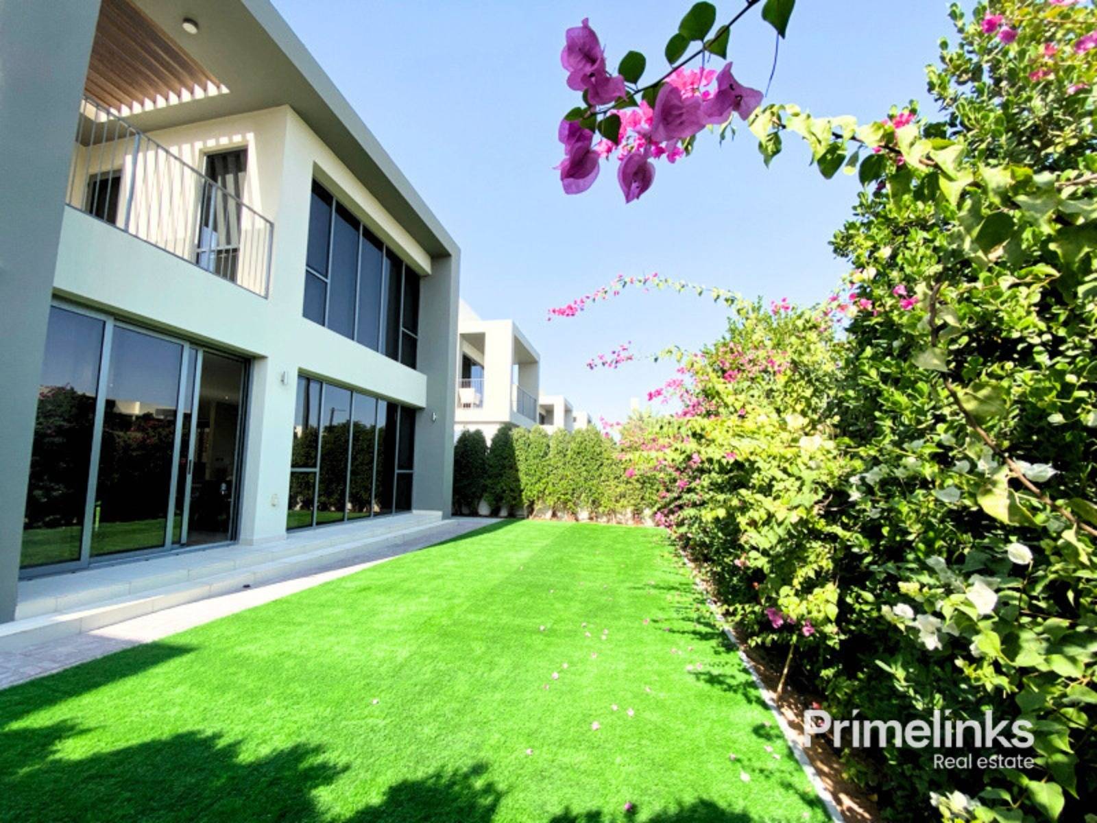 Single Row | Landscaped | Modern Furniture