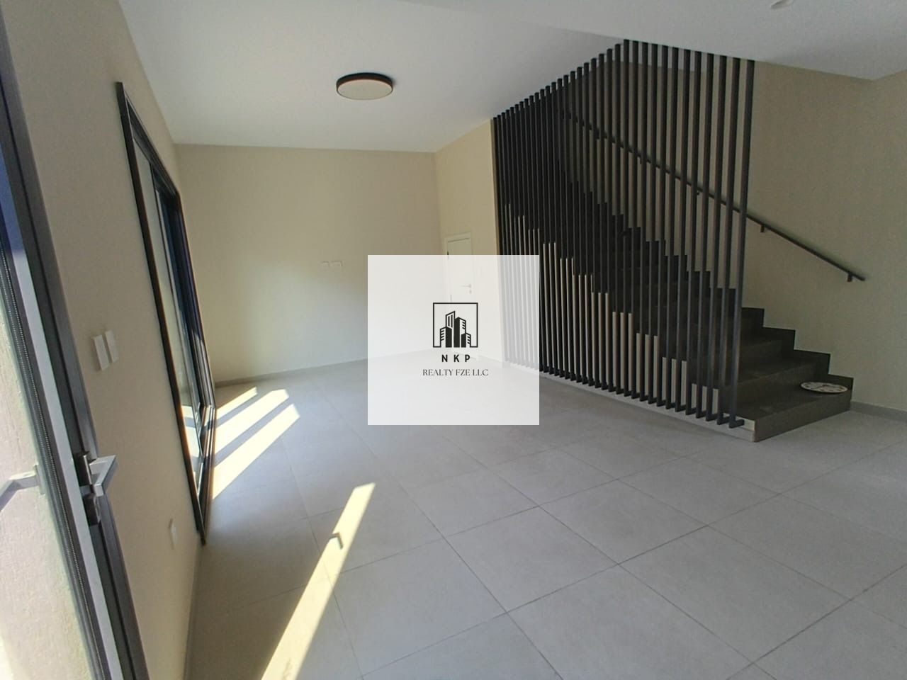 Specious luxury 3bedroom corner unit for rent in sarab community