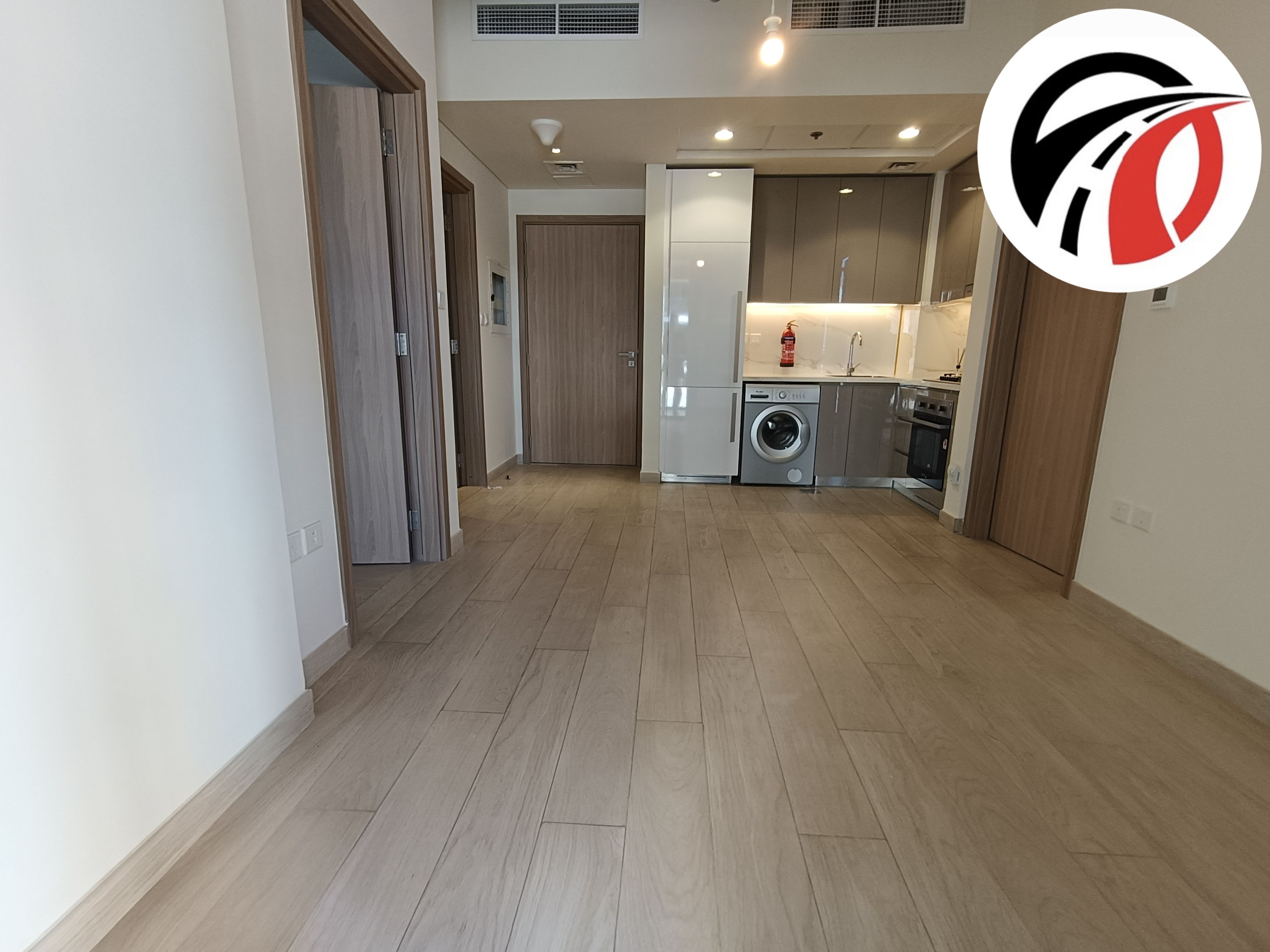 Stunning 2 bedroom with Pool view Chiller free