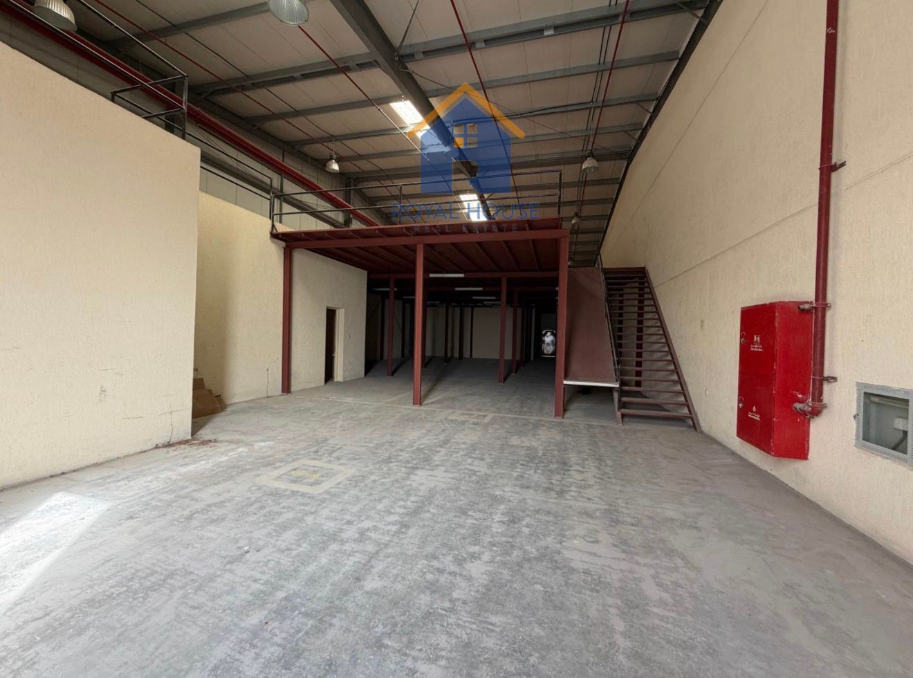 Al Sajaa: 5000sqft warehouse with mezzanine