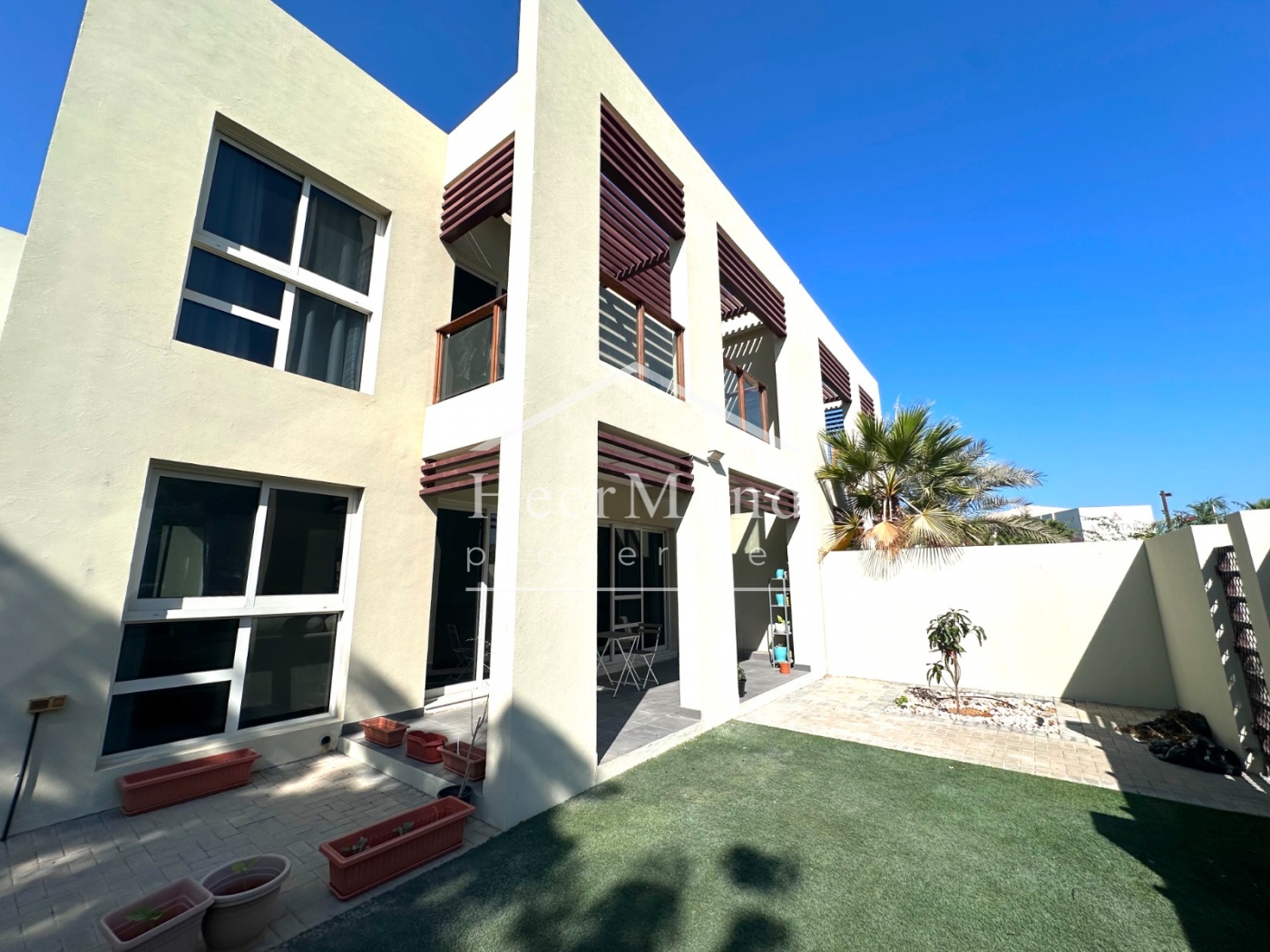 Modified 3 Bedroom Malibu Villa-End unit-Private