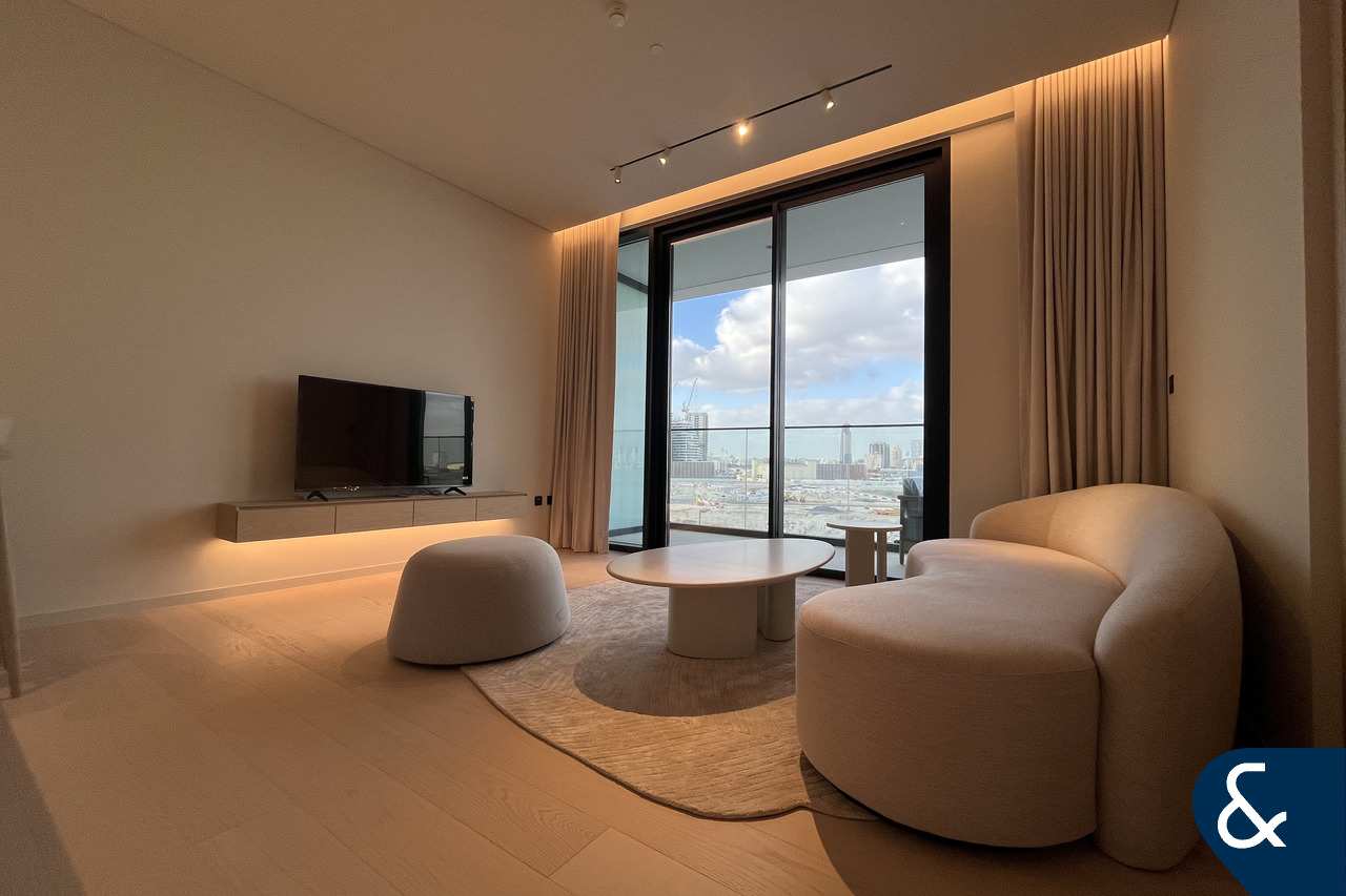 Luxury | Furnished | Vacant | 1 Bathroom
