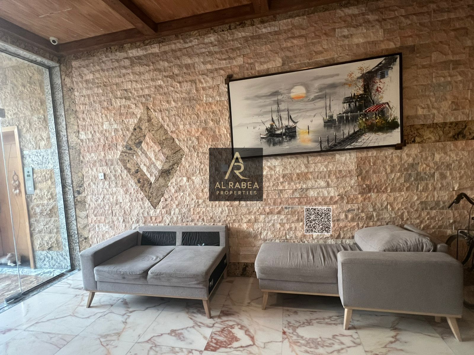 Spacious area -Prime location -Easy acess to Dubai