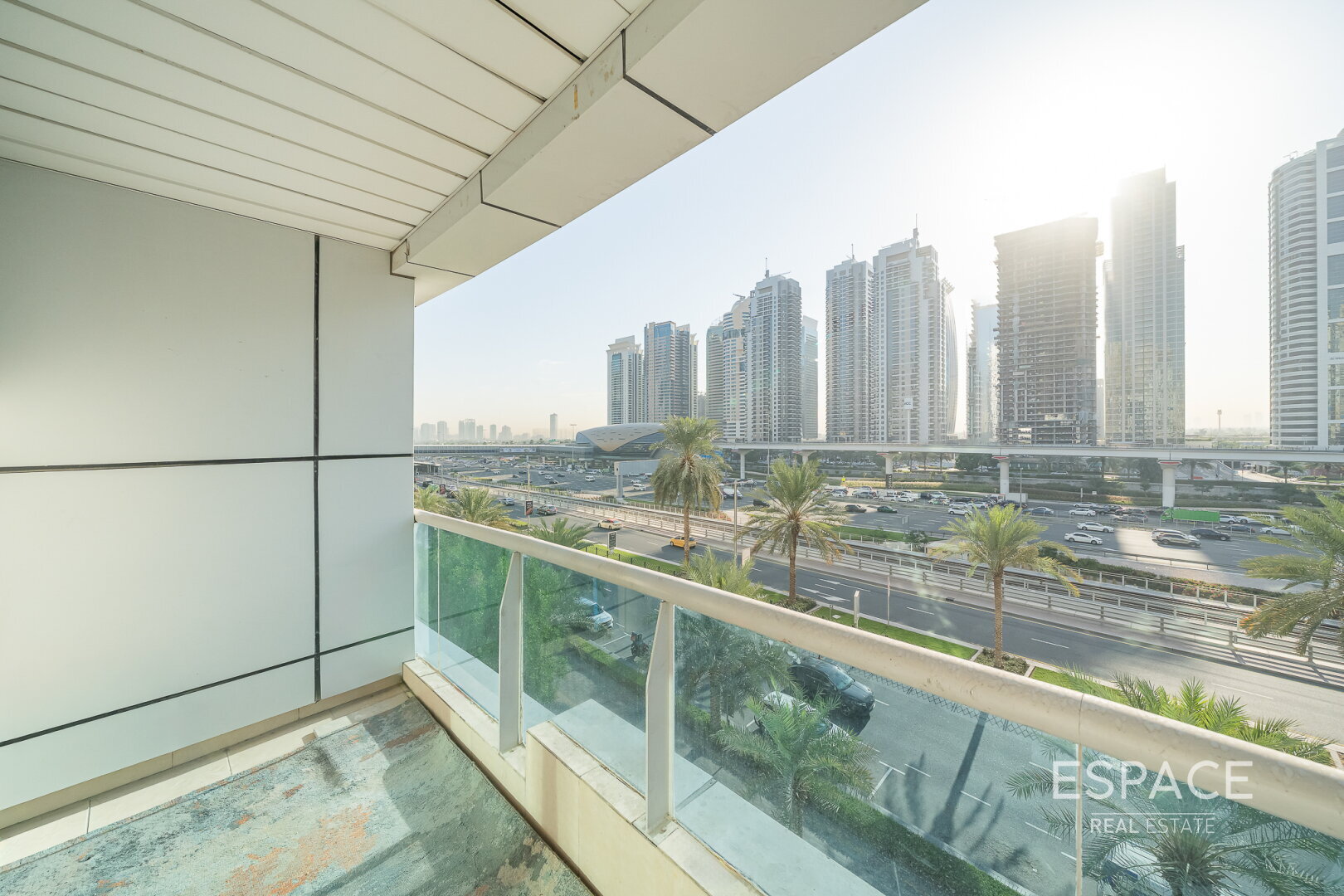 Metro | Unfurnished | Center of Marina