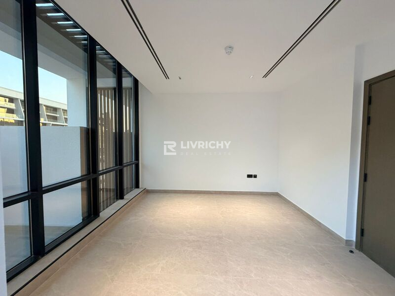 4BR PLUS MAID'S VILLA | PRIVATE LIFT | COMPLEX