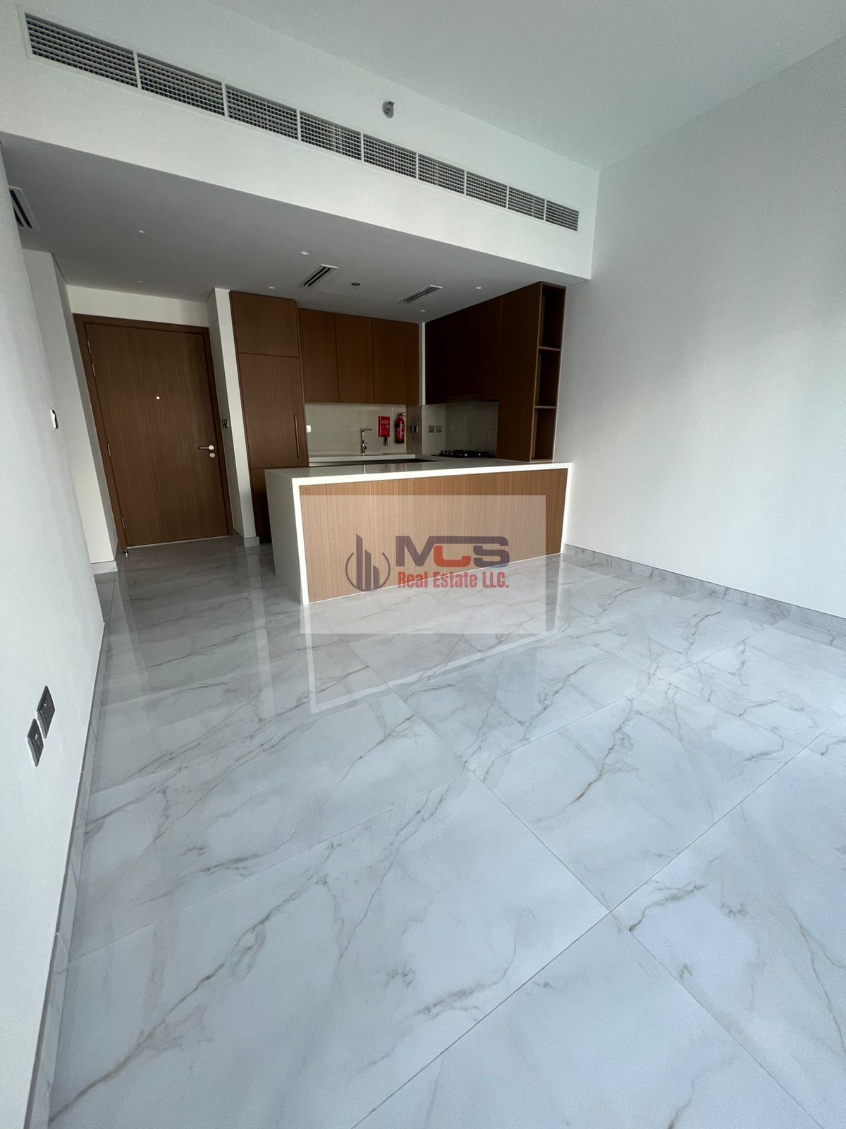 Brand New | POOL & BEACH VIEW | FITTED KITCHEN | Vacant