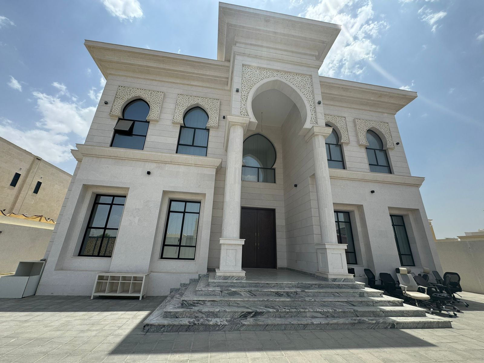 EXCLUSIVE! UPGRADED LUXURY W/28000 SQFT | GARDEN|/ 6 bhk. al khwaneej 1
