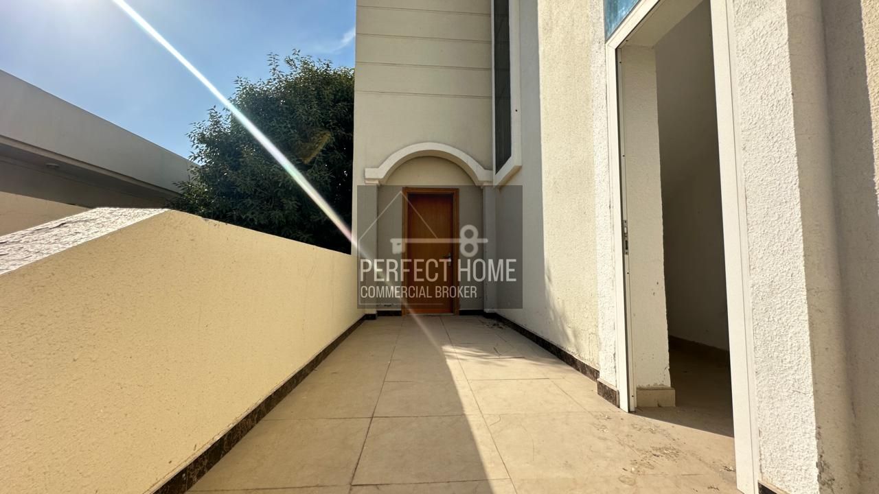 BEAUTIFUL DUPLEX 4BHK VILLA WITH 6 BATHROOMS MAID ROOM GARDEN AREA ETC IN AL AZRA SHARJAH YEARLY RENT 110K