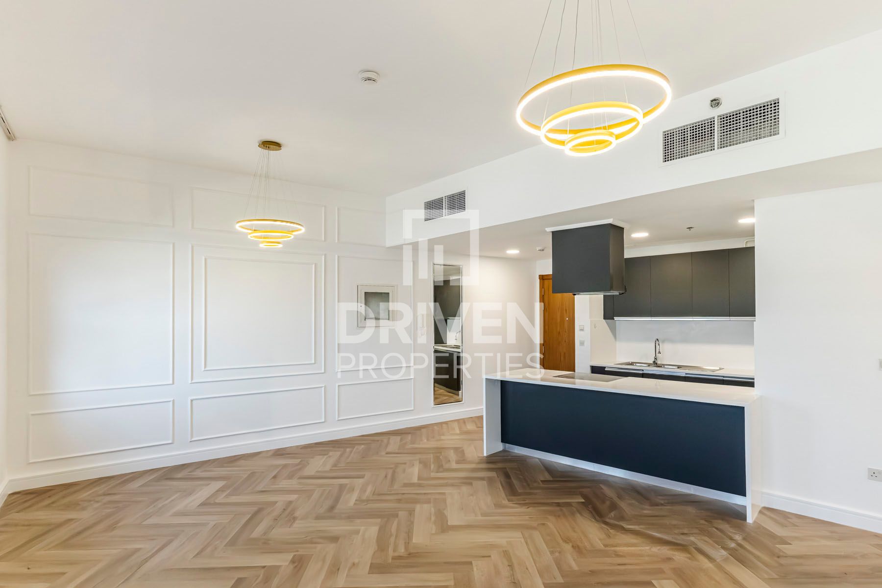 Upgraded | Ready to move in | Prime Location