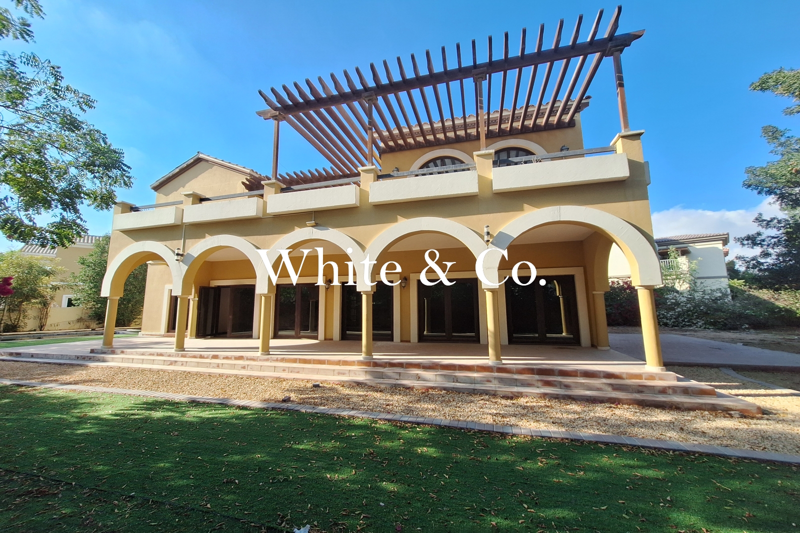 Pool + Large Plot l Vacant l Study Room