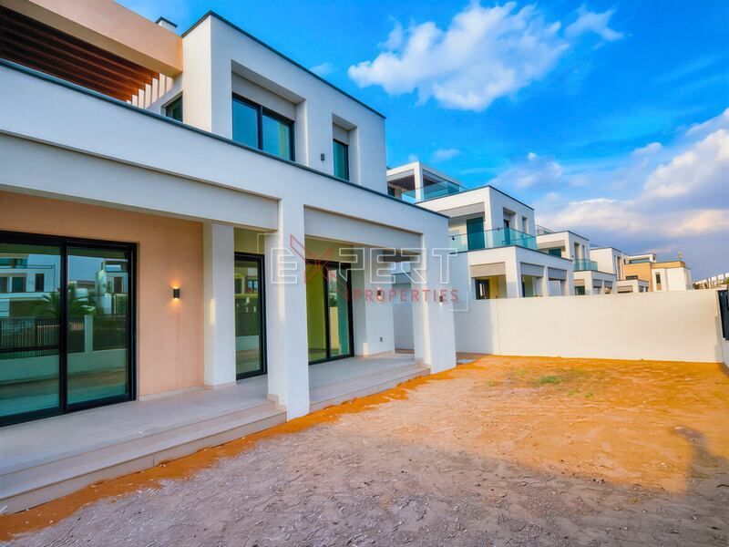 Gated Community | Spacious Layout + Garden | Prime Location