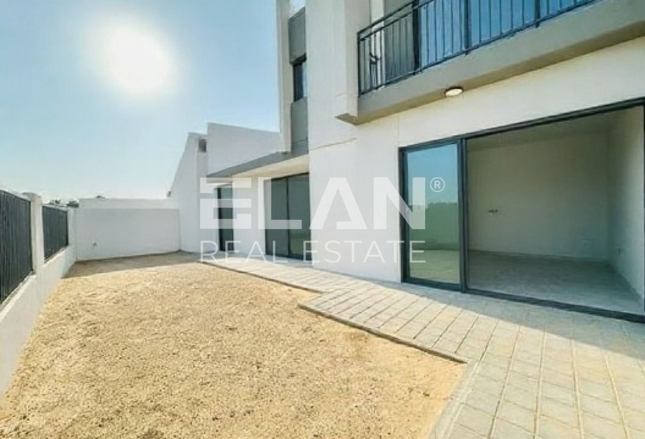 LARGE PLOT | ON PARK | VACANT | 4BED + Maid