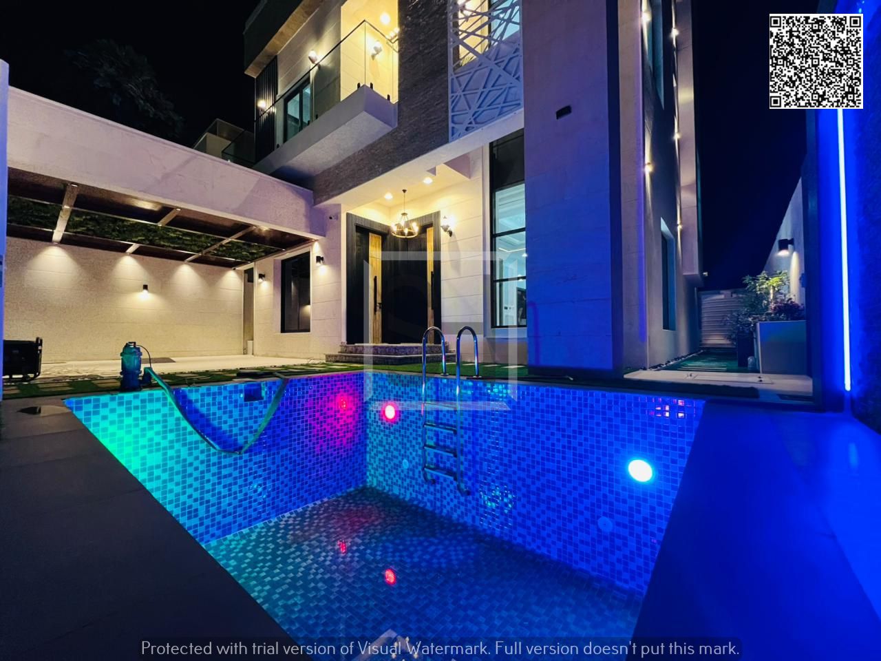 Villa for sale opposite a garden, including registration fees, electricity, water and air conditioning.