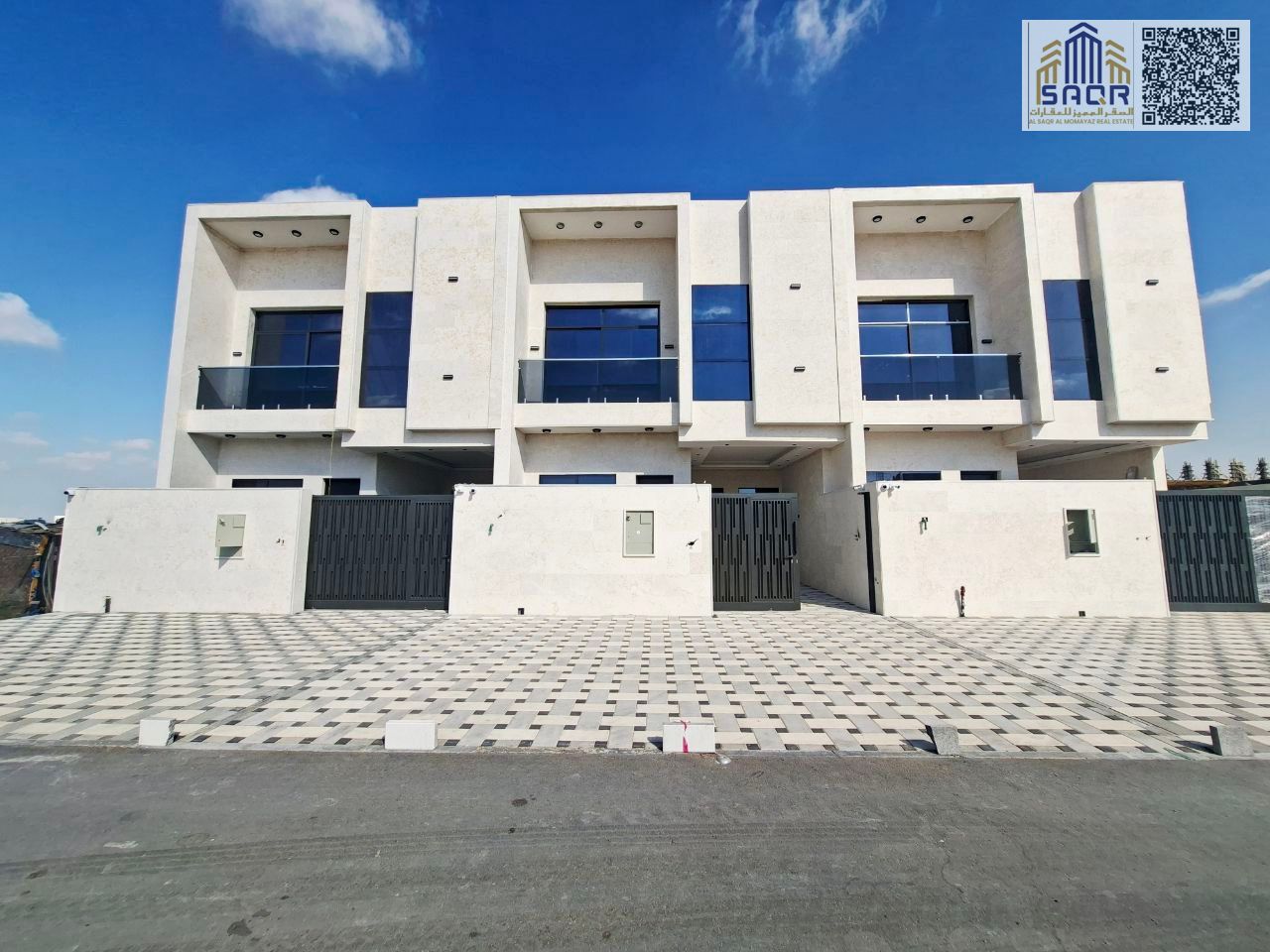 Deluxe Townhouse (Including Registration Fees) / Two Floors & Roof / Freehold for All Nationalities
