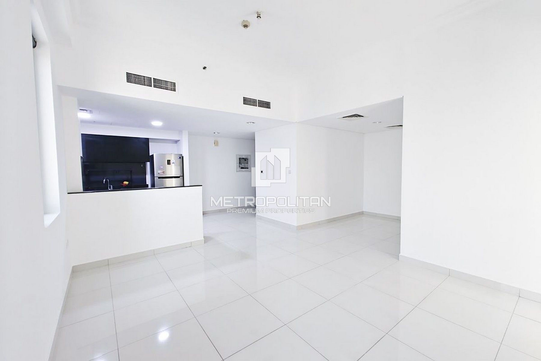 Vacant | Kitchen Appliances Included | High Floor
