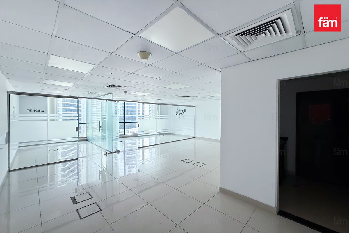 Vacant Spacious Office | Community Expert
