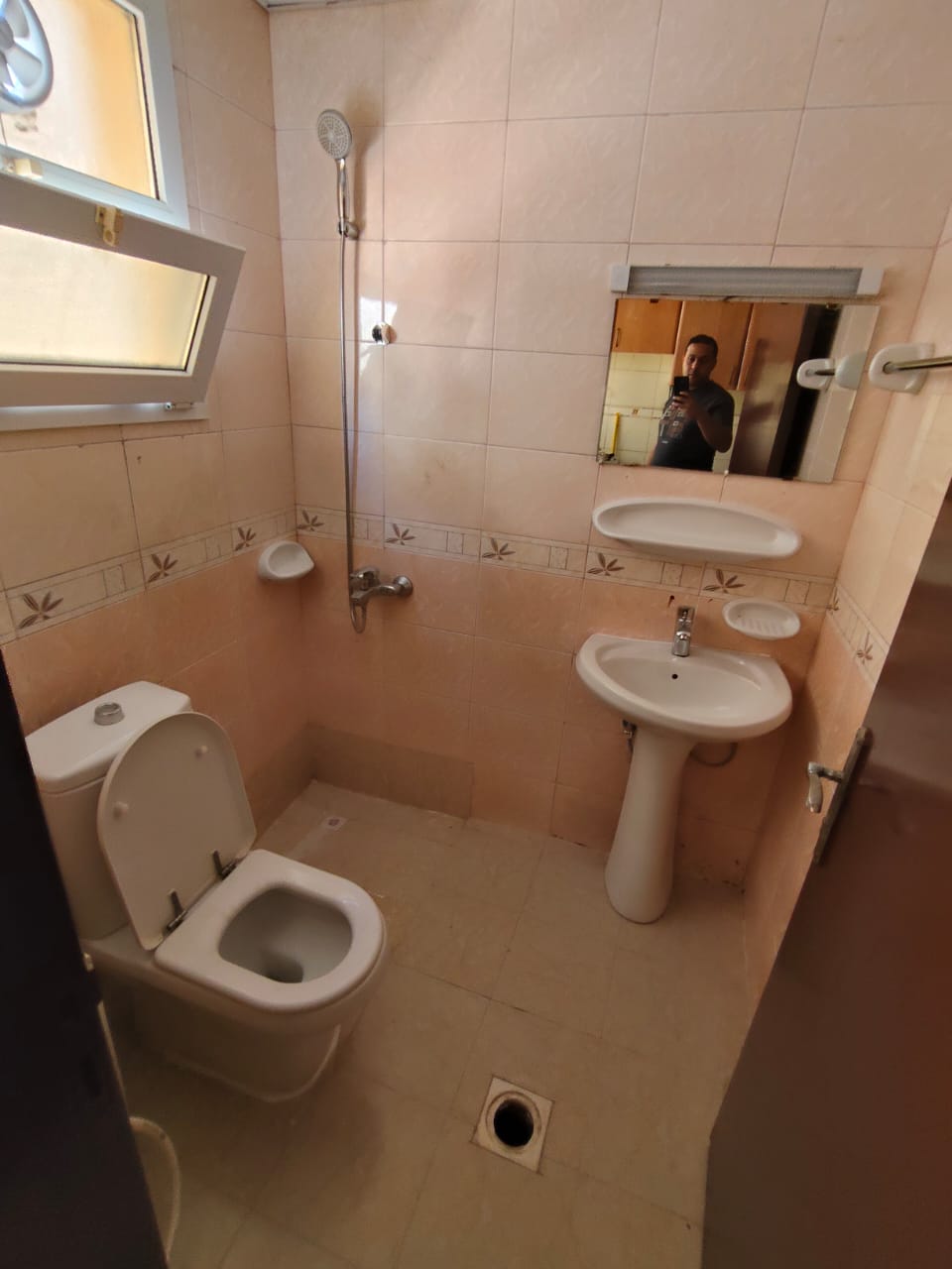 Annual Rent – Studio Apartment in Muwaileh (Behind Safari Mall) A great residential opportunity for those looking for a convenient location at an aff