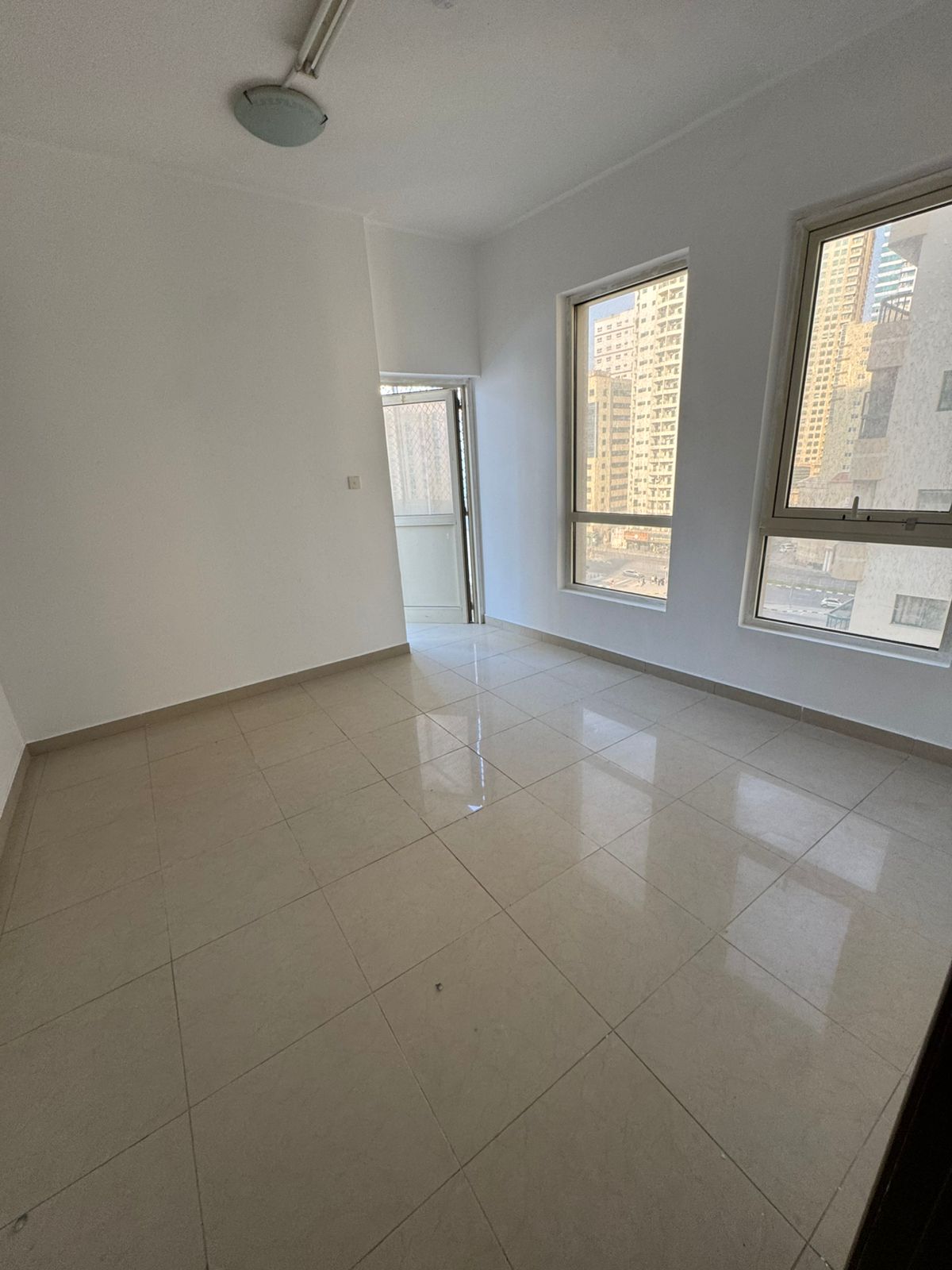 Annual Rent – 3 Bedroom Apartment in Al Khan A great residential opportunity for families in one of Sharjah’s most vibrant and desirable areas, Al Kh