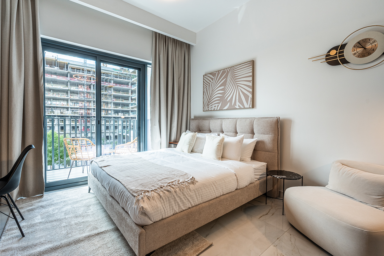 Exquisite studio apartment in Azizi Mirage