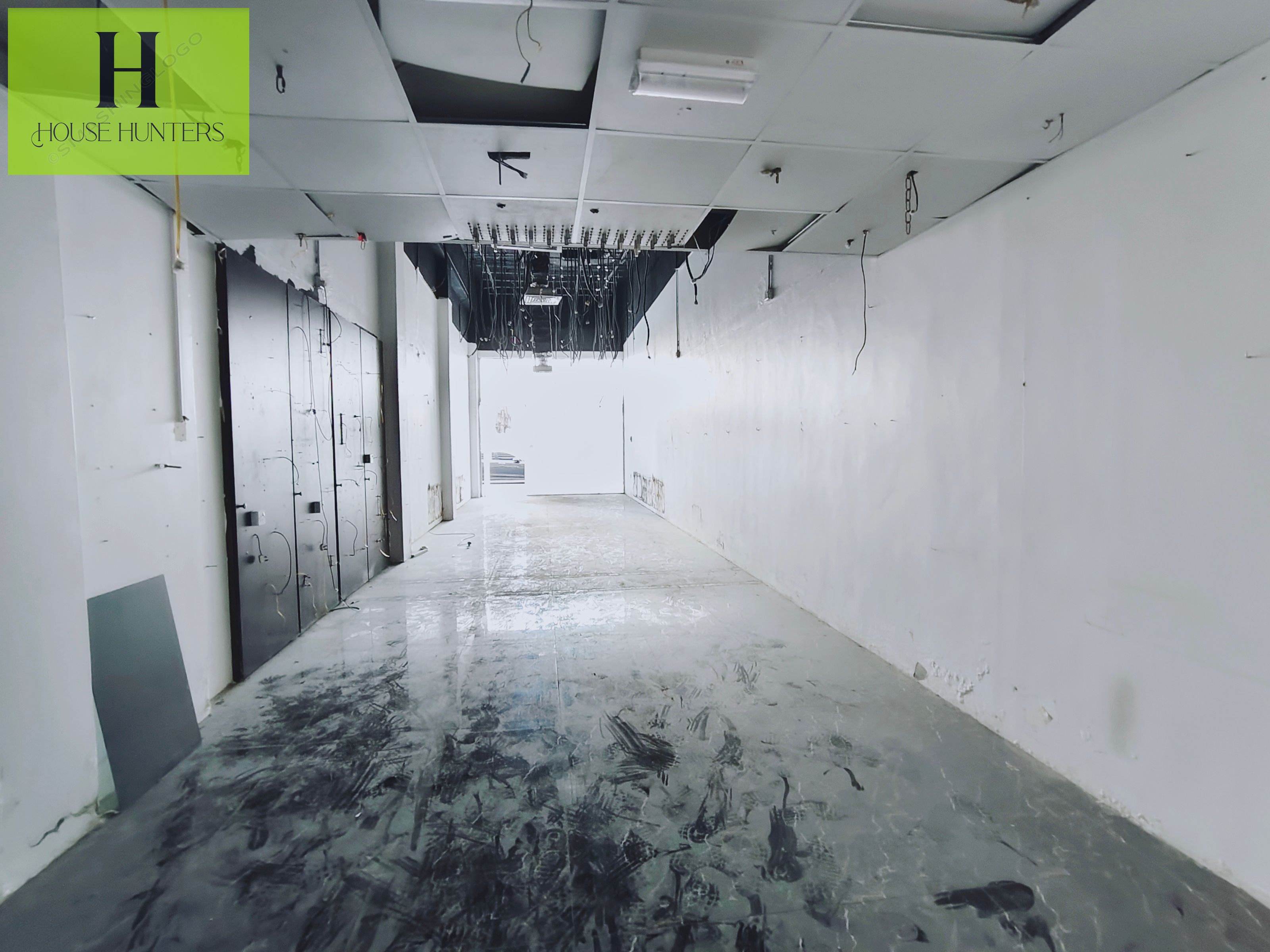 Chiller Free Spacious Shop Prime Location Main Street In Al Wahda Street
