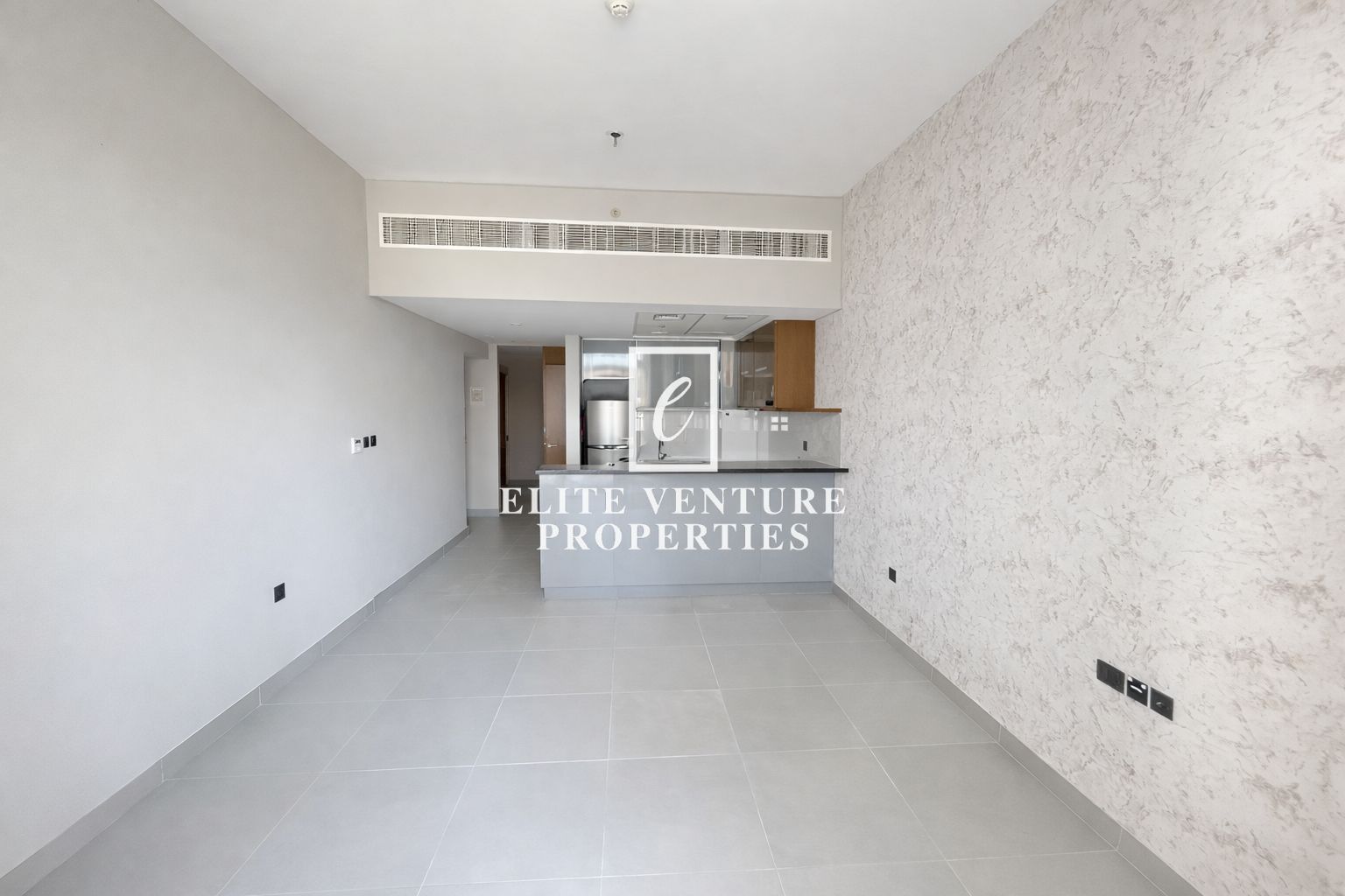 SPACIOUS 2 BEDRROM | GREAT LOCATION | POOL VIEW
