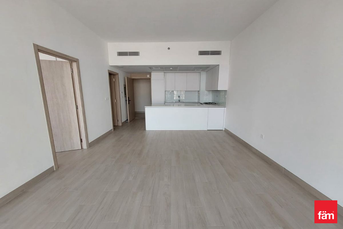 Spacious 1 Br |Fitted Kitchen | Vacant Unit