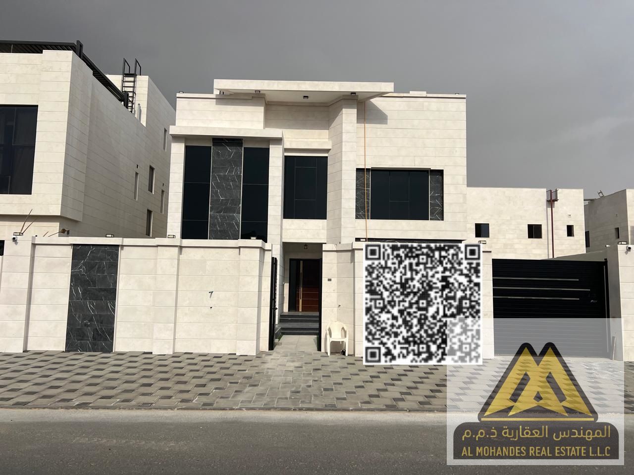 This luxurious, ready-to-move-in villa offers a high level of comfort and luxury in a strategic location close to services and main roads.