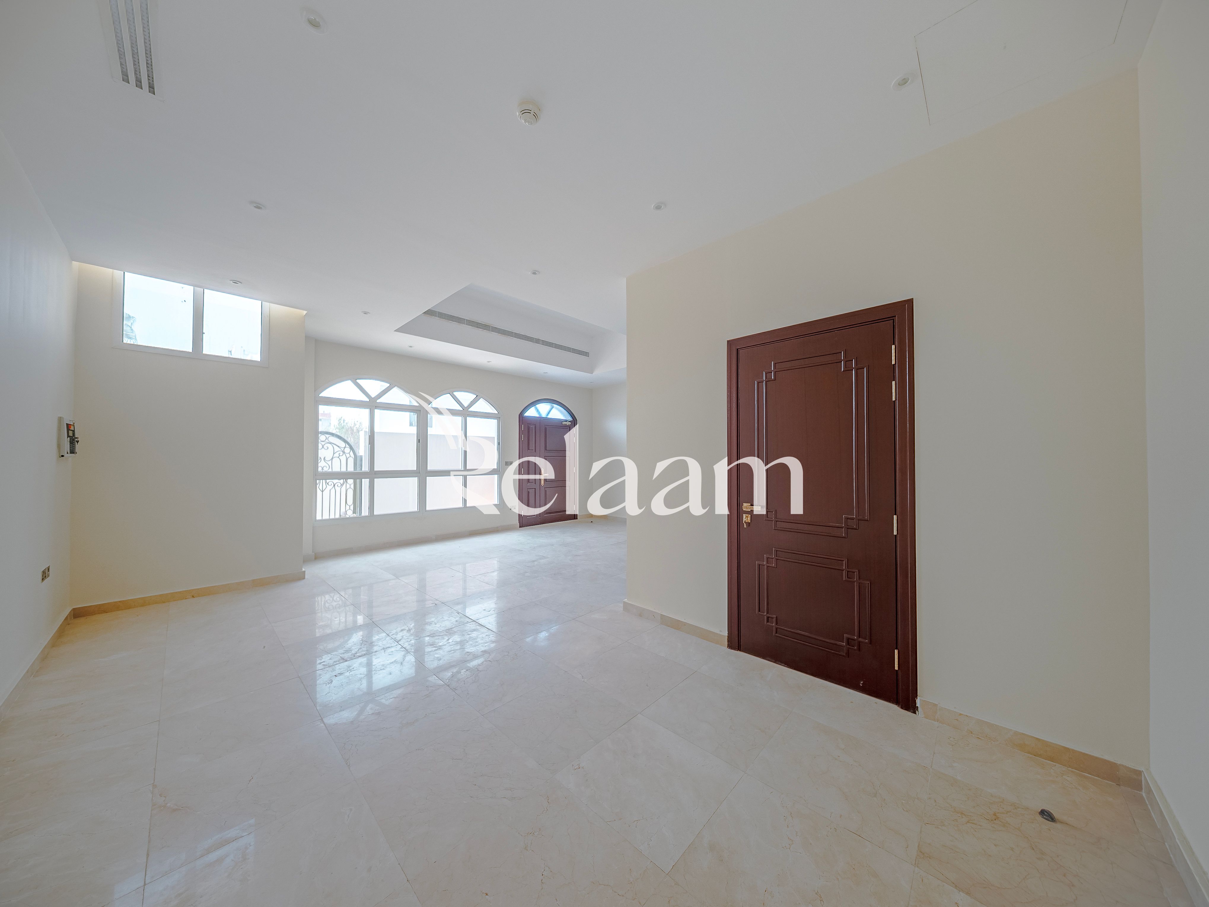 Versatile 5-Bedroom Villa | Elegant Family Home