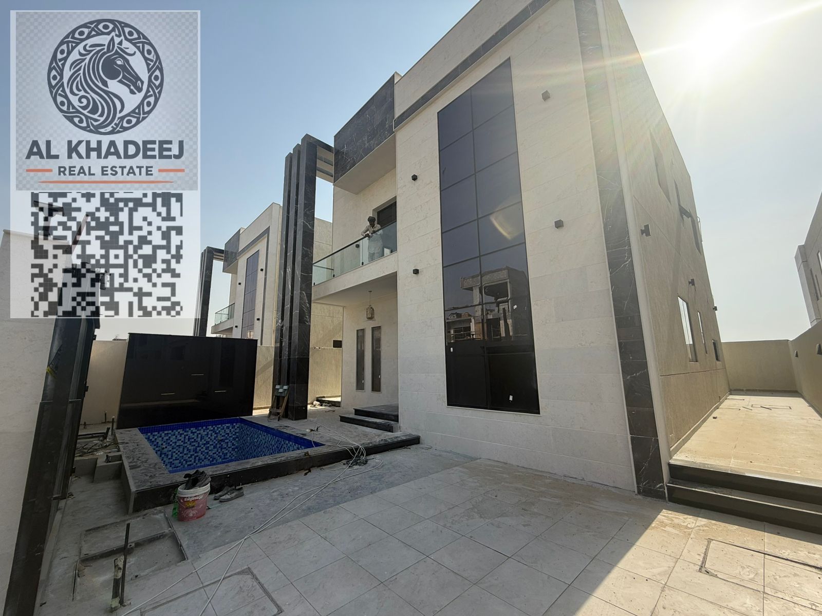 Villa for rent in Al Haliyo 2, Ajman, with a swimming pool. Quiet area, suitable for family living, close to services and main roads.