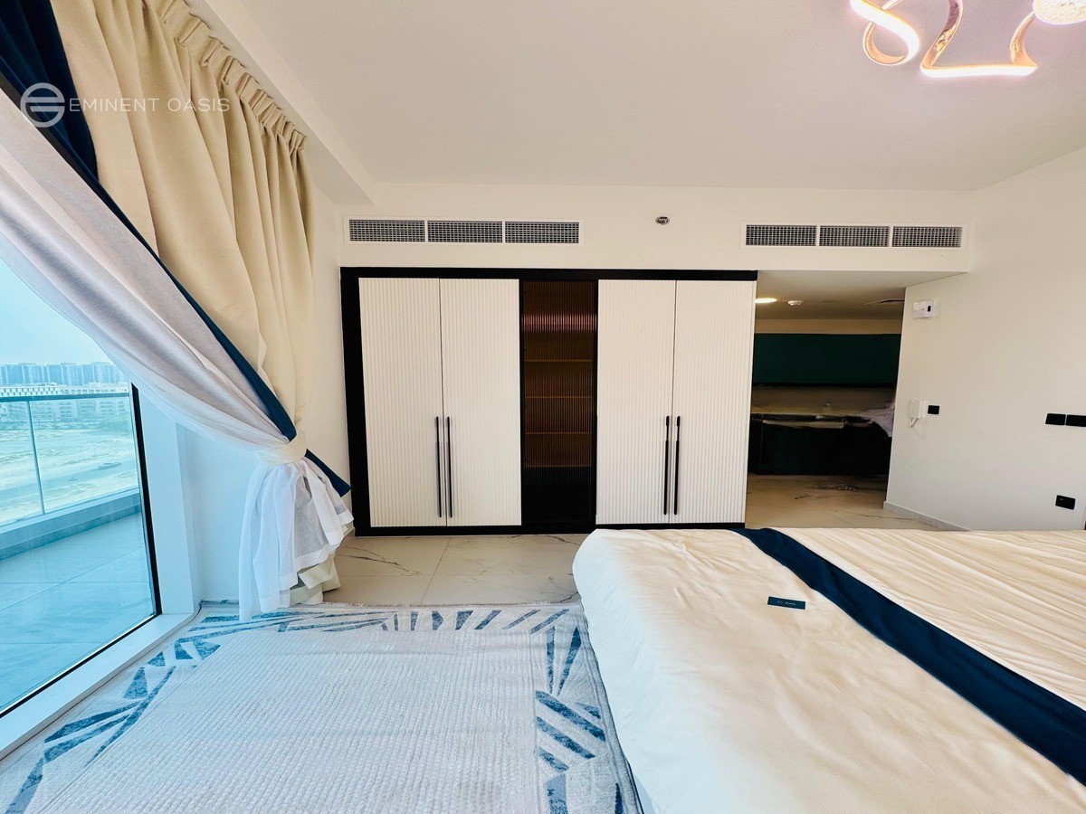 Spacious | Private Pool | Floor To Ceiling Windows
