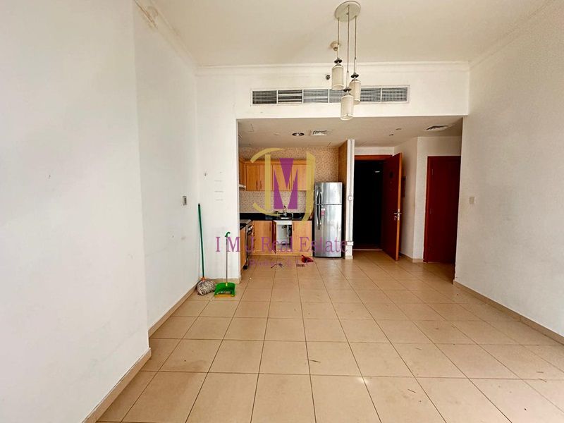 Unfurnished | 1 BR | Community View | Vacant