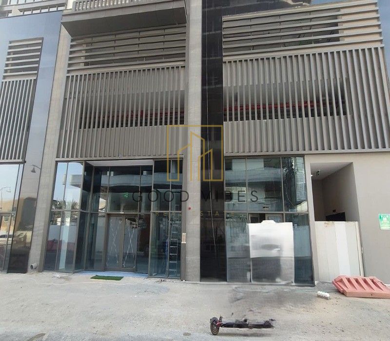 DEDICATED PARKING | PRIME LOCATION | NEAR METRO
