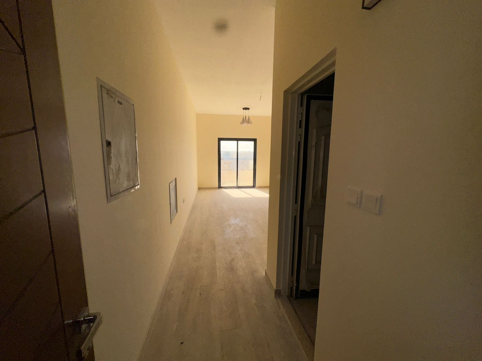 One bedroom, living room, two bathrooms, three balconies, first occupancy, open view of the main street