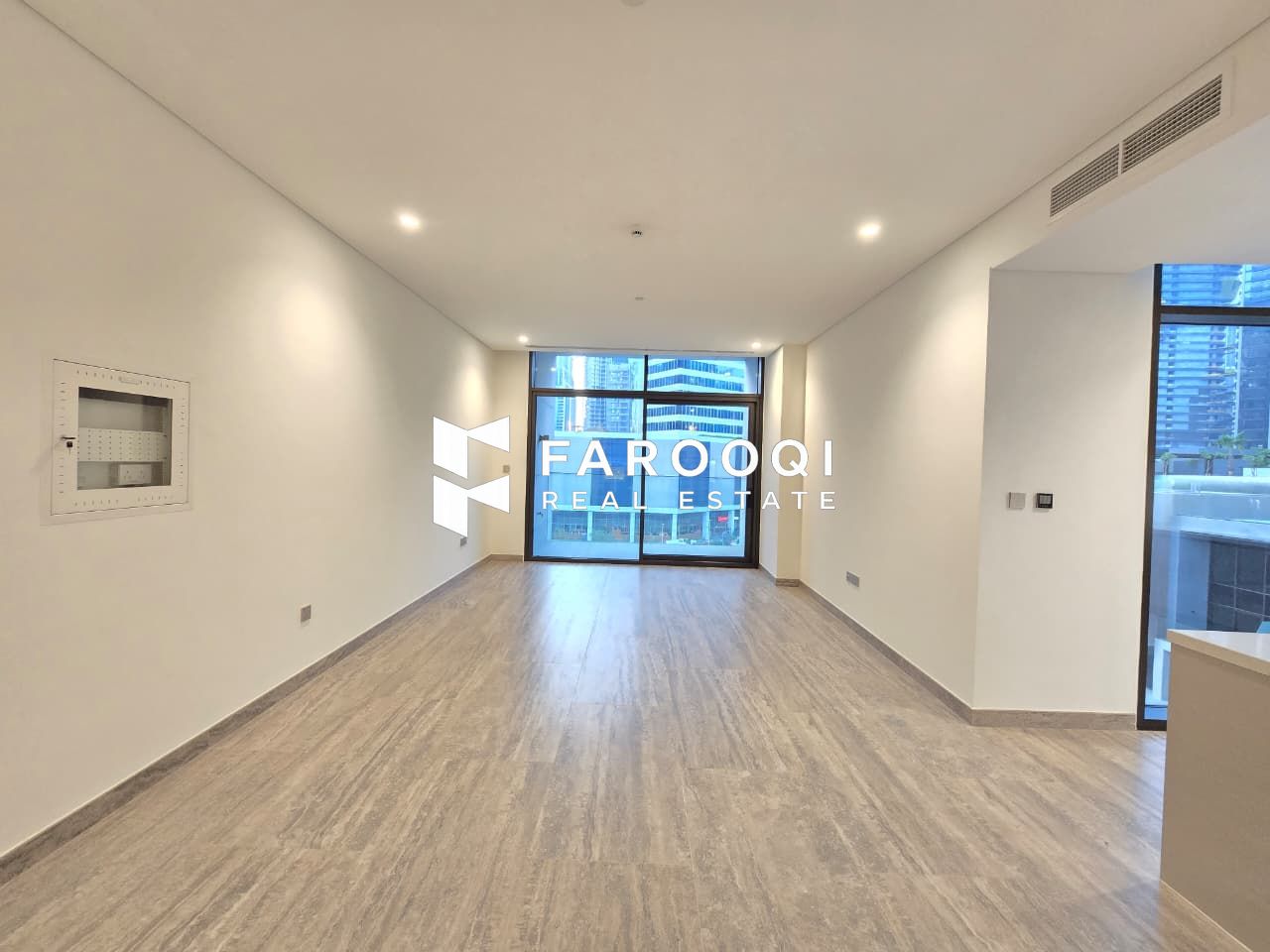 Stunning 2 BR+ Maid With Waterfront Simplex
