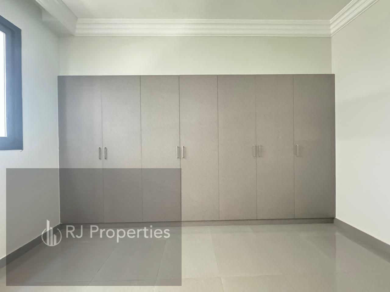 Brand New luxury 1bhk with balcony waderobe MasterBed room parking only jest 48k