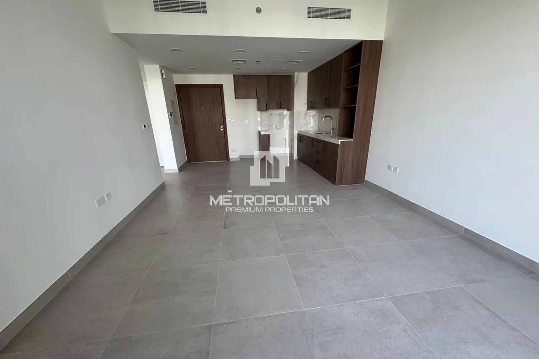Vacant | Prime Location | Spacious Layout