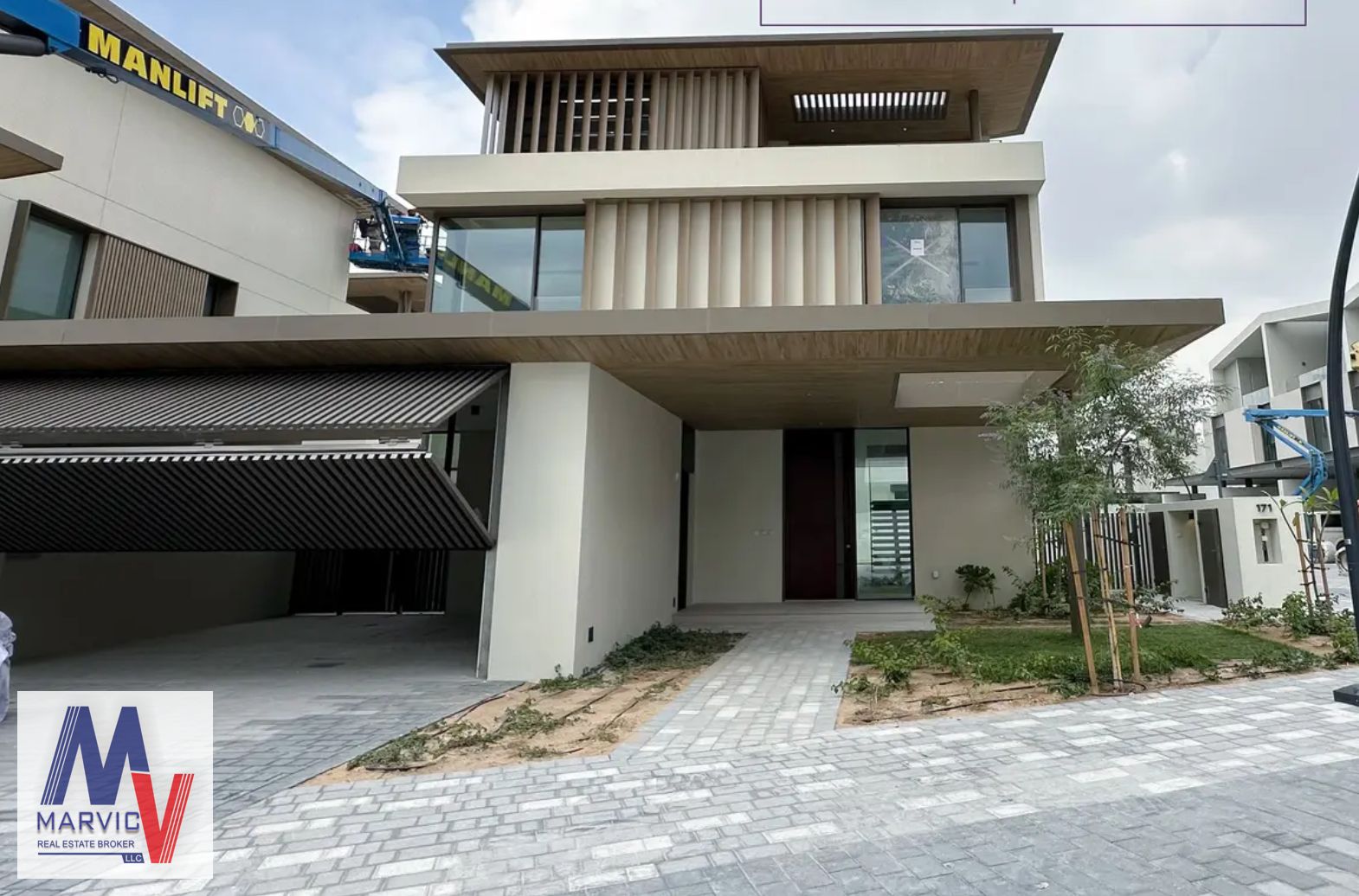 Stand Alone Villa/Spacious/Vacant