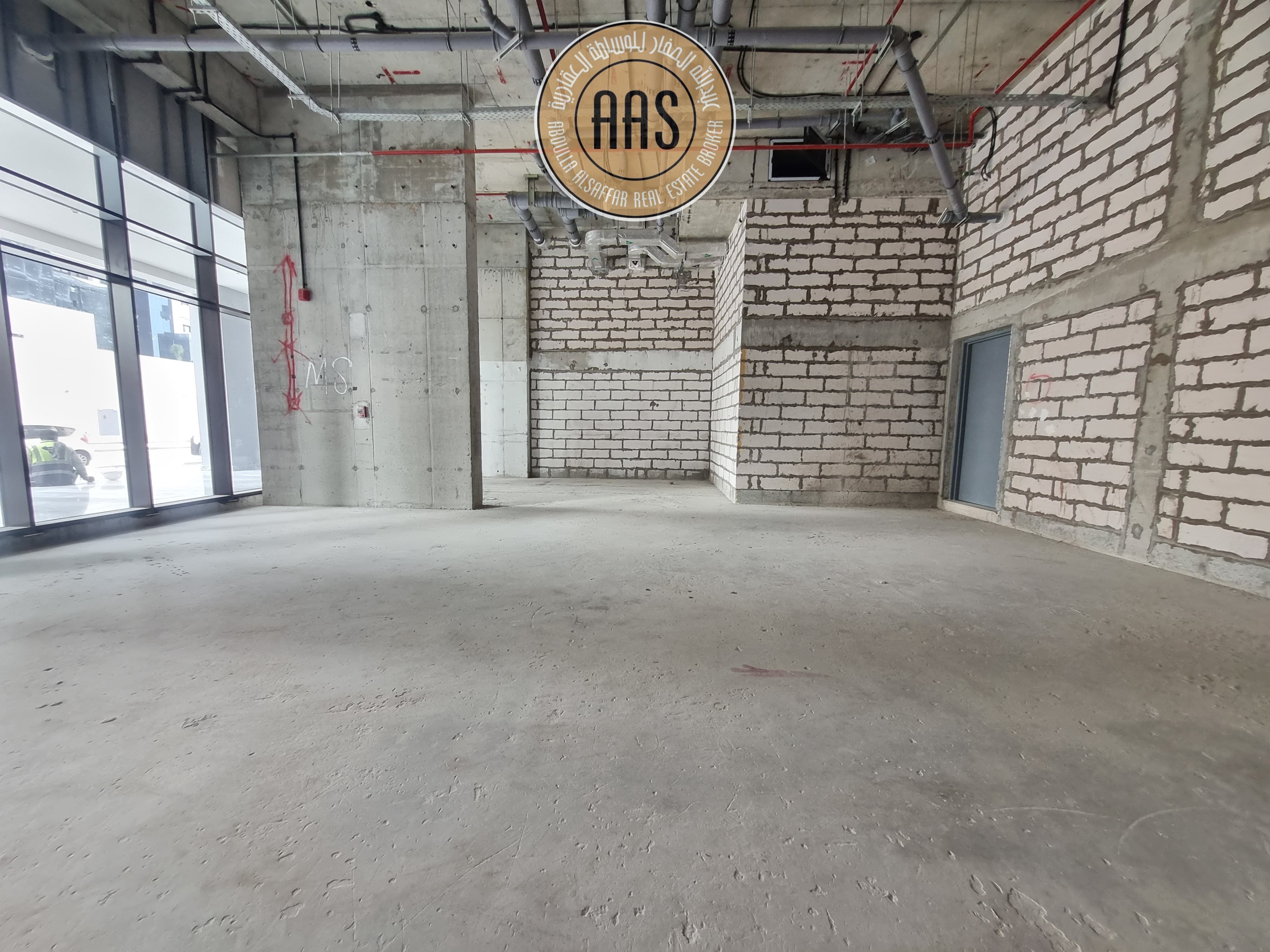 Spacious shop available for rent on prime location only in 399k