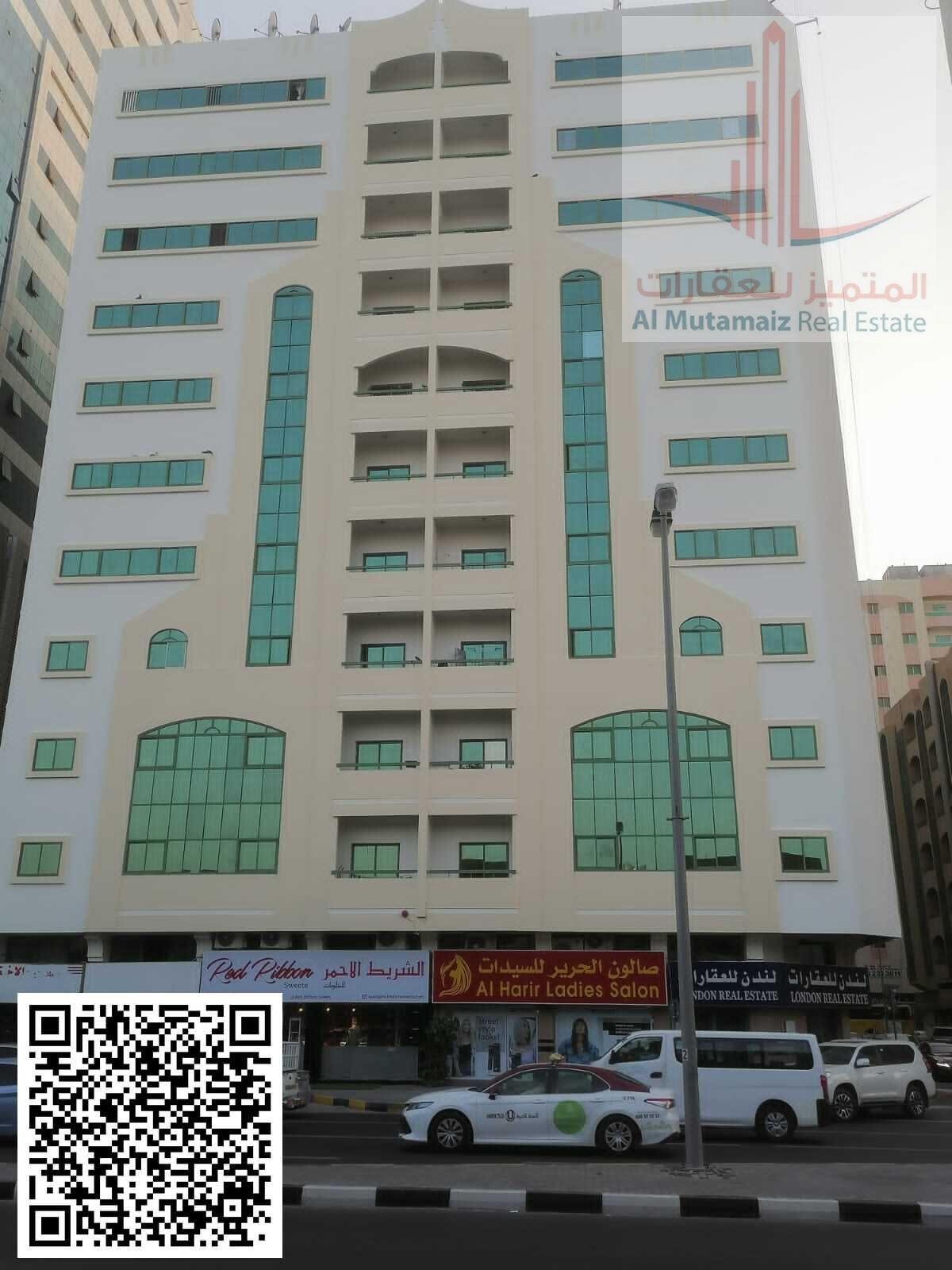 Two-bedroom apartment with a living room, two bathrooms, a kitchen, and a balcony. Excellent location.
