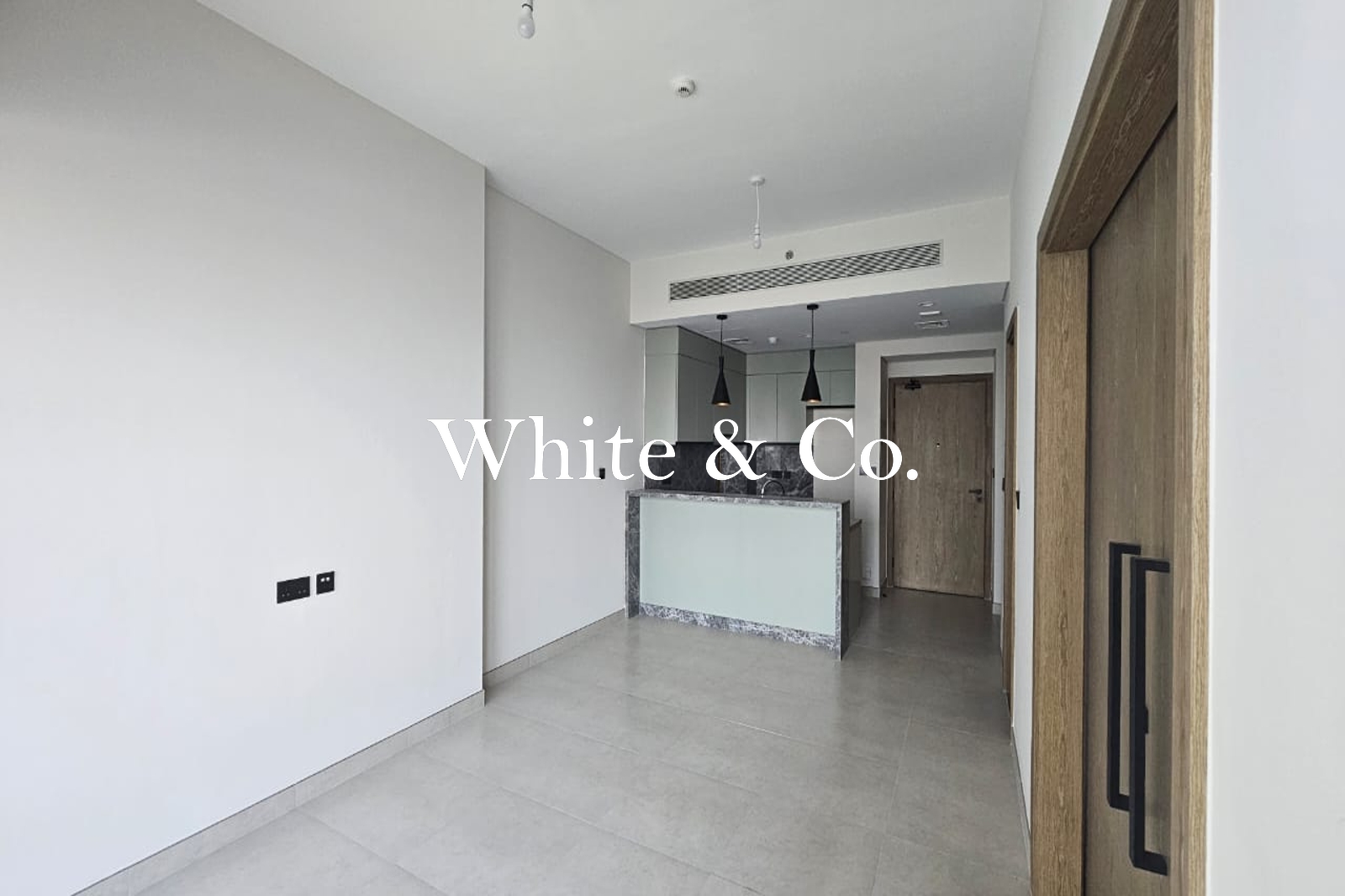 Modern Finish| Partial Golf Course View